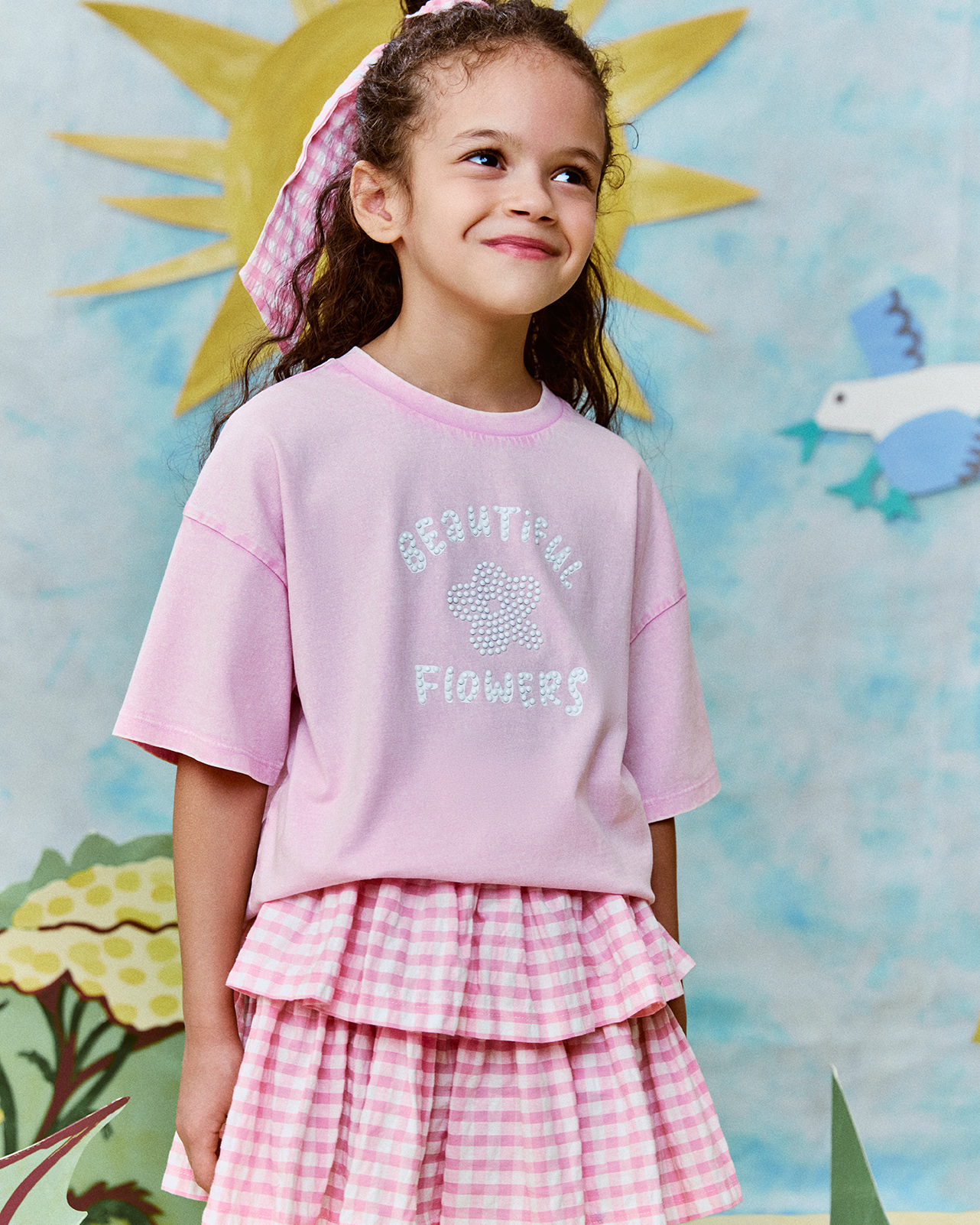 Изображение товара Футболка Futurino 92 для девочки светло-розовая с стразами и принтом