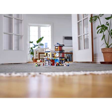 Конструктор LEGO Creator Зоомагазин и кафе блочный