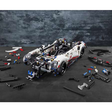 Конструктор LEGO Technic Porsche 911 RSR блочный