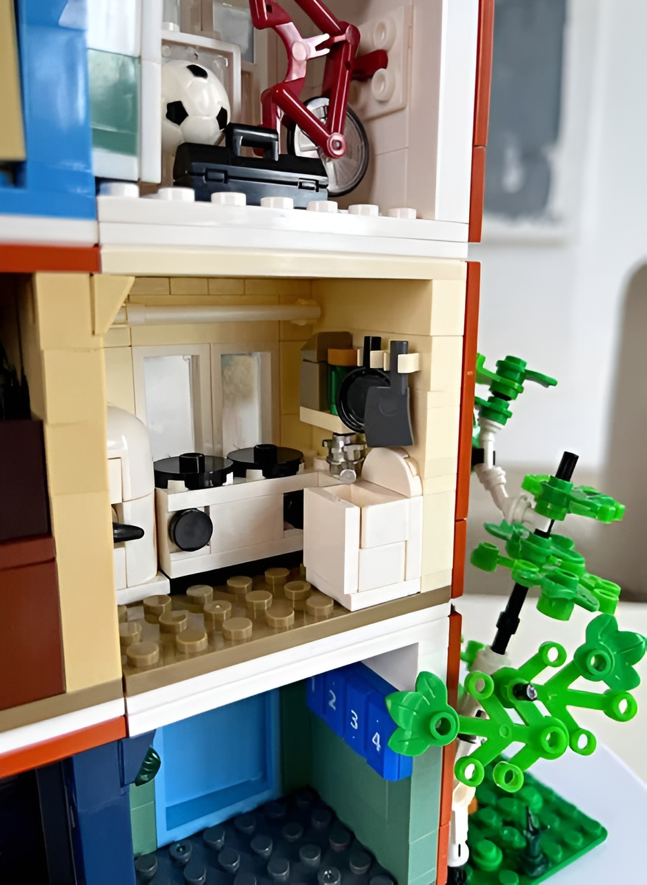 Конструктор brick labs Жилой дом Бриксити из мини-блоков 1097 дет. - фото 10