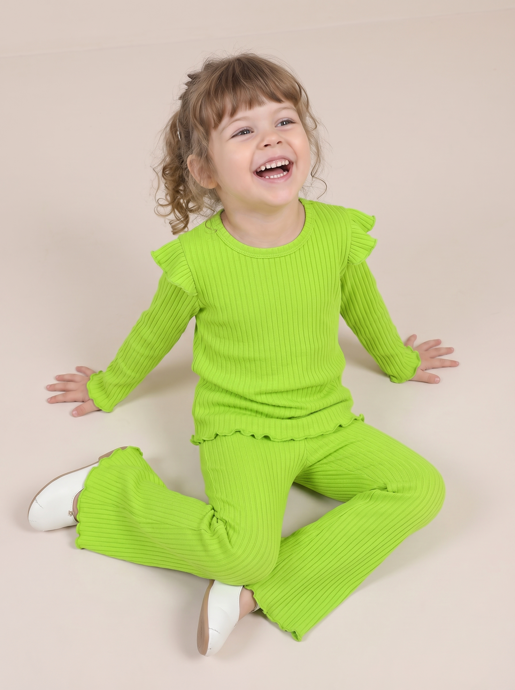 Изображение товара Комплект YOULALA для девочки лонгслив и штаны клеш из хлопка