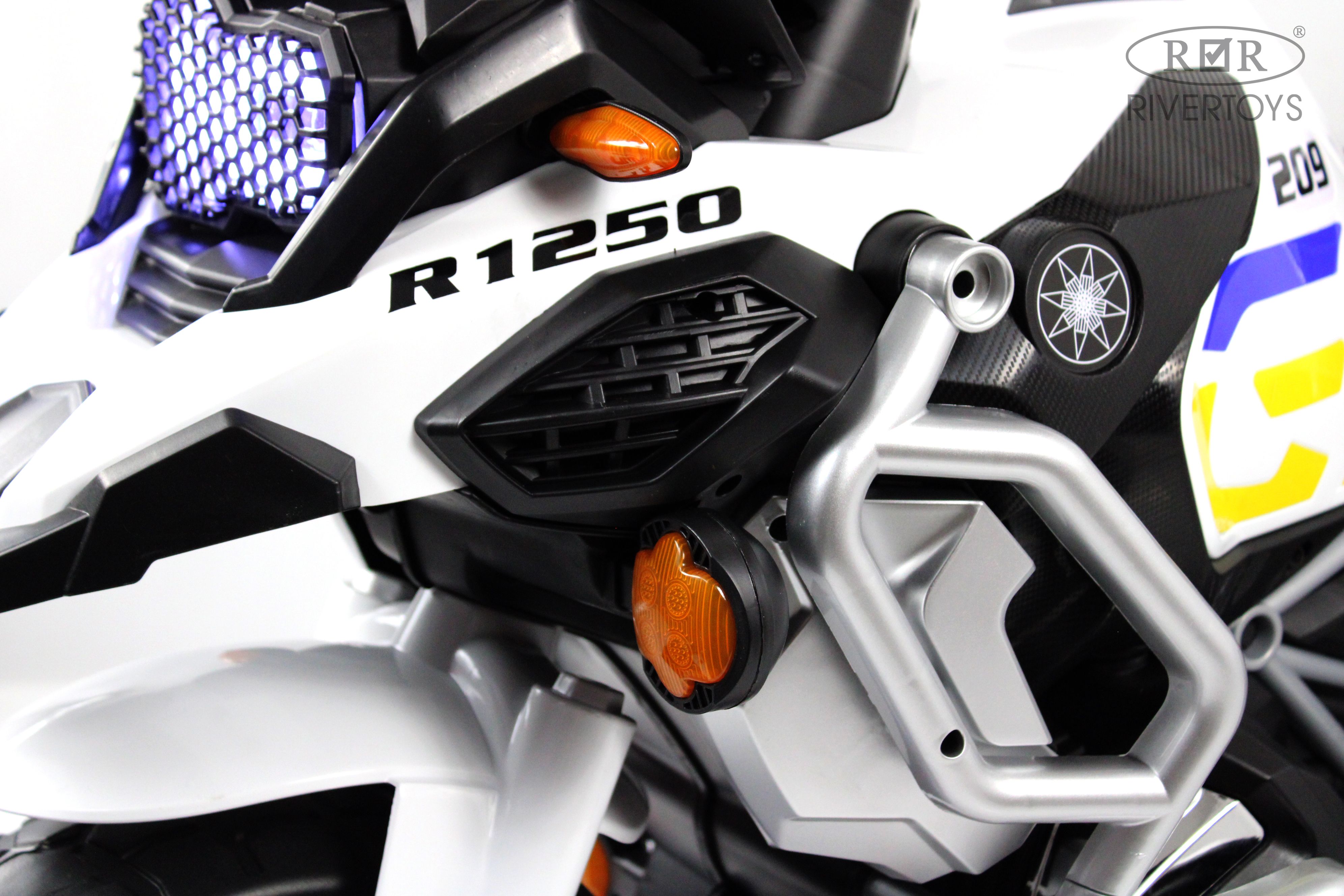 Электромотоцикл RIVERTOYS М111БХ-WHITE - фото 16