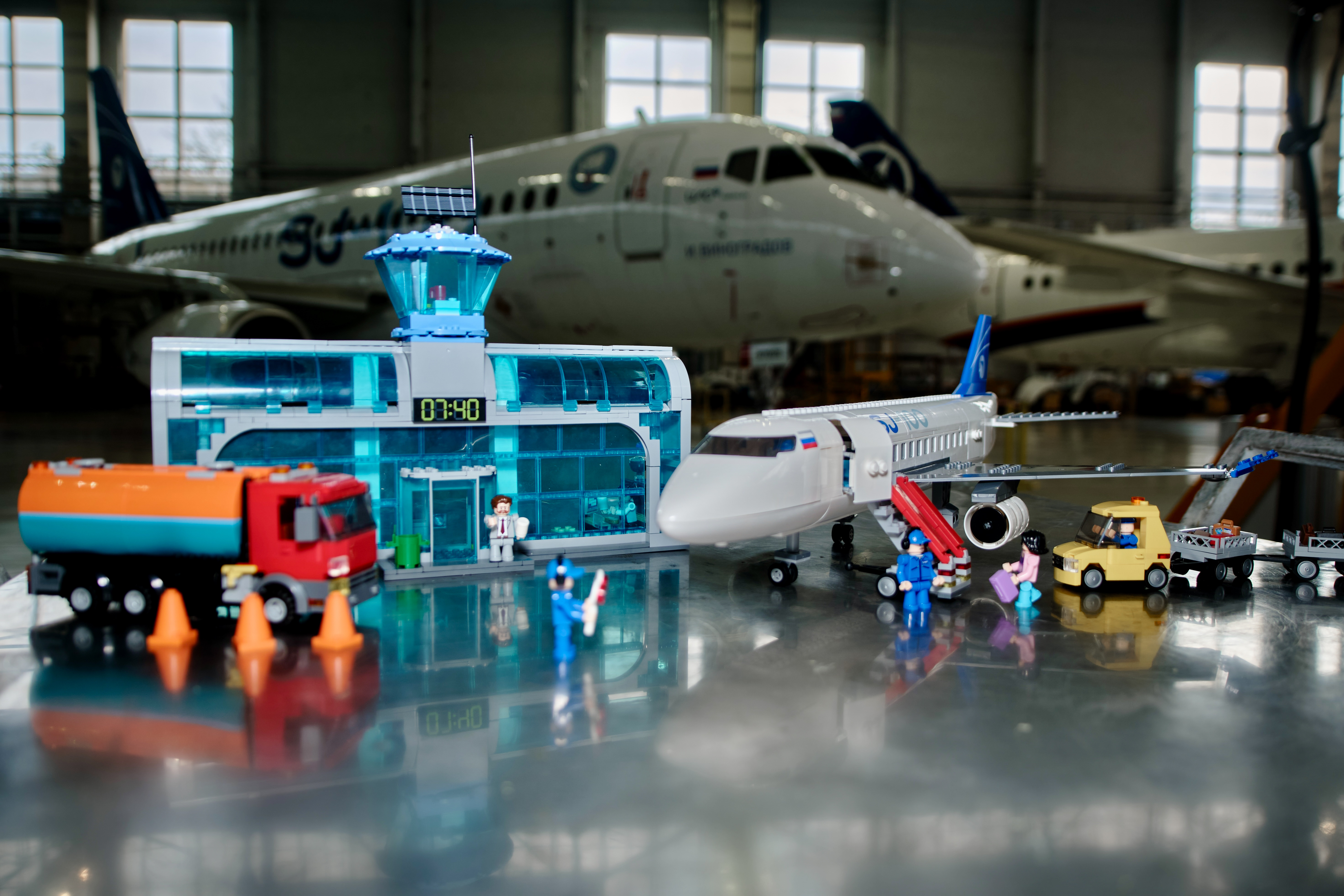 Конструктор brick labs City SJ-100 в аэропорту 939 дет. - фото 9