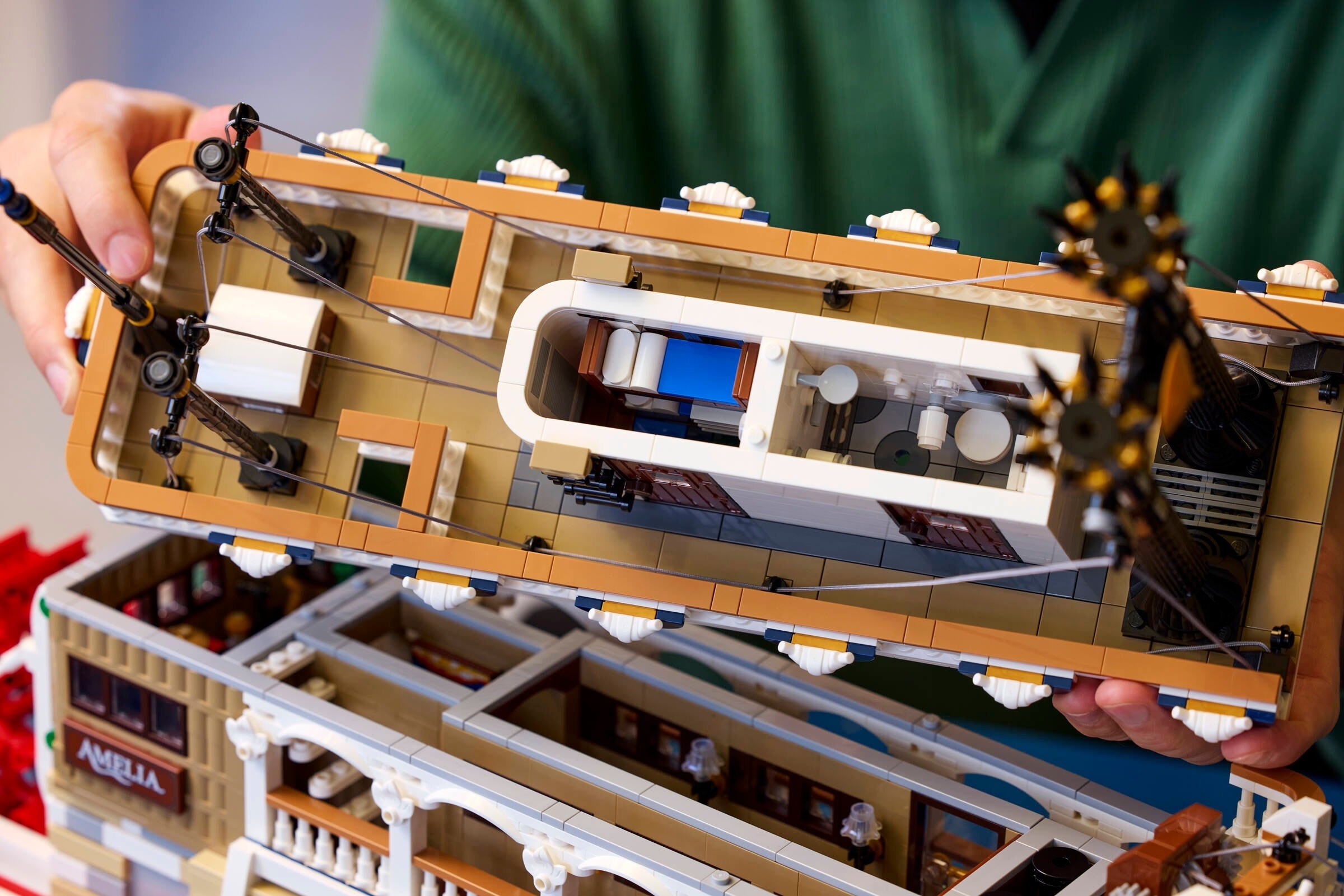 Конструктор LEGO Ideas 21356 4090 дет. - фото 6