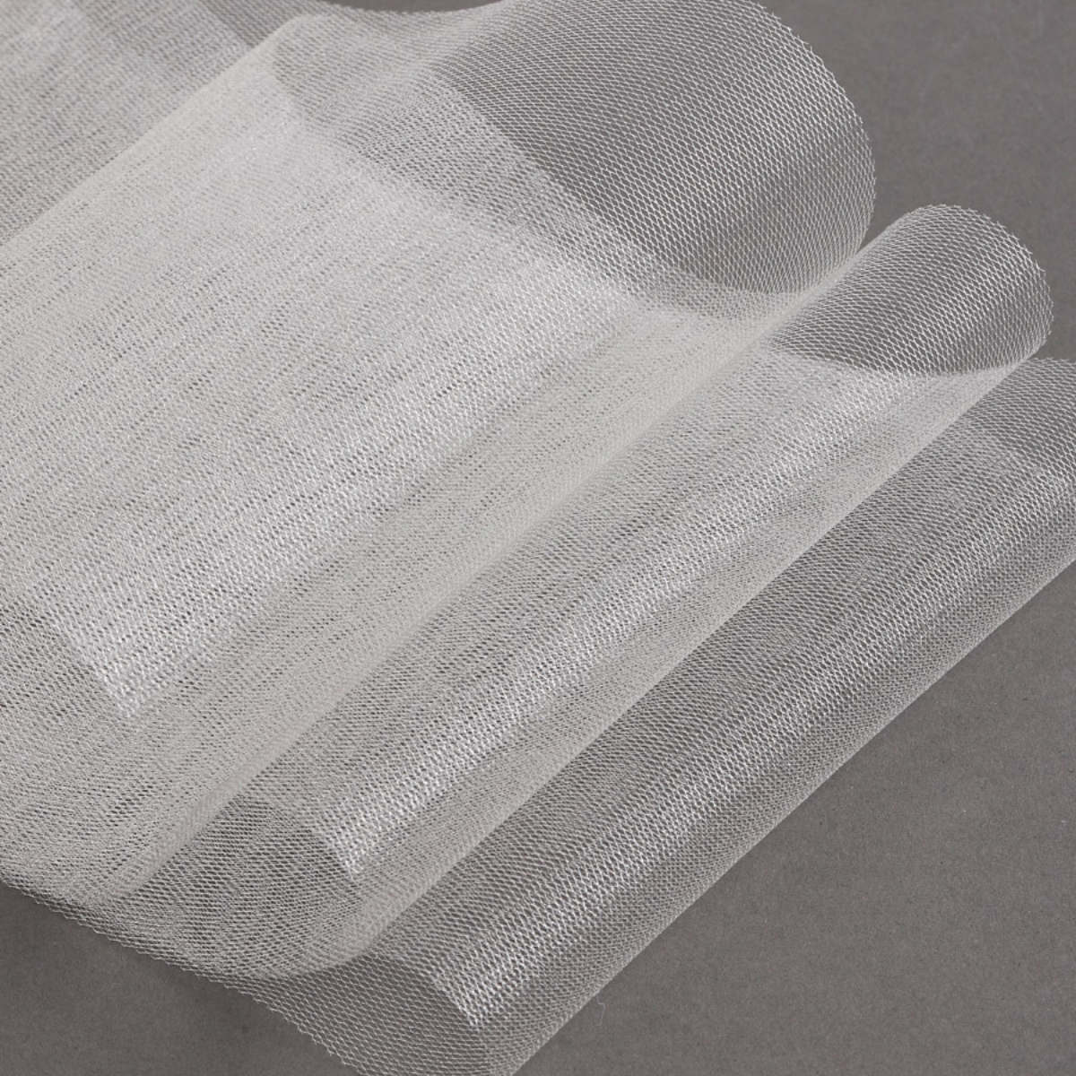 Фатин в шпульках блестящий TBY средней жесткости - фото 4