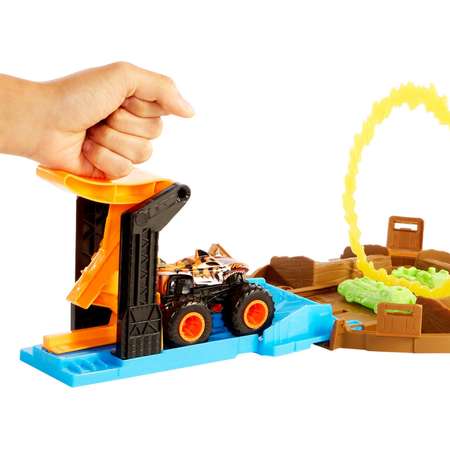 Игровой набор Hot Wheels Трюковая арена