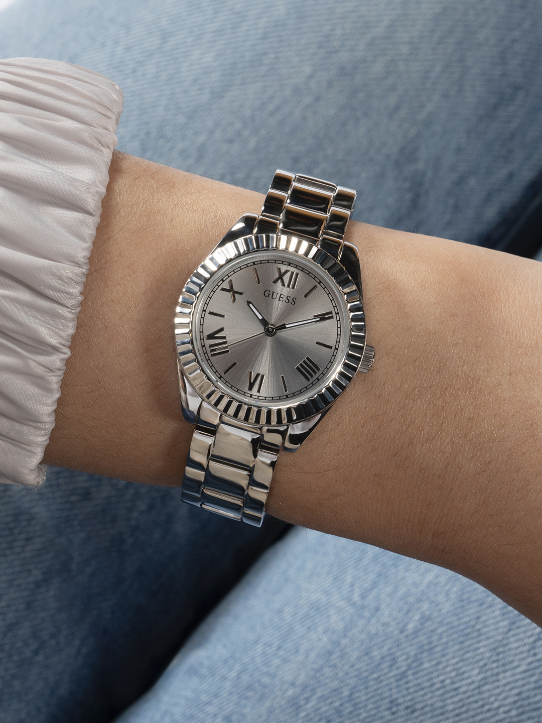 Кварцевые наручные часы GUESS MINI LUNA GW0687L1 - фото 2