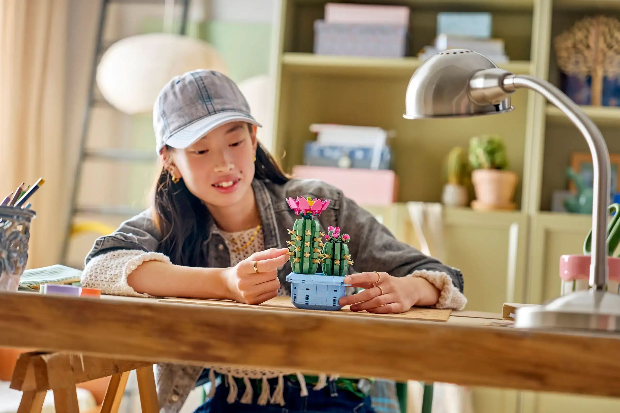 Конструктор LEGO Botanicals Цветущий кактус 482 дет. - фото 10