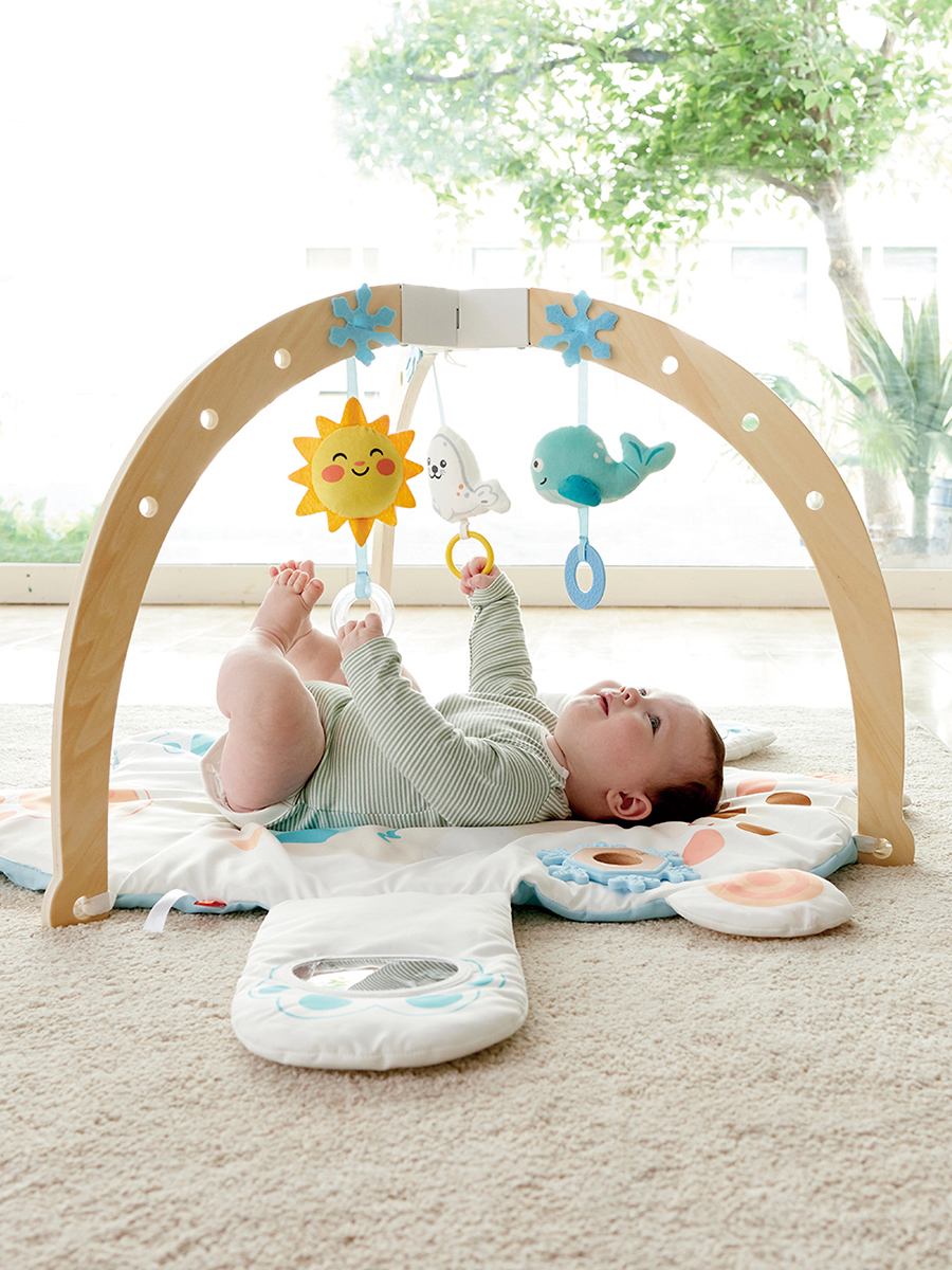 Коврик Hape с дугами, трансформер Обнимающий мишка - фото 1