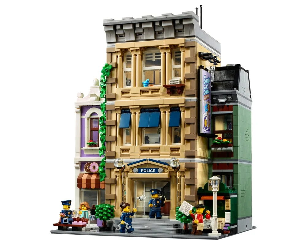 Конструктор LEGO Creator Expert 10278 2903 дет. - фото 4