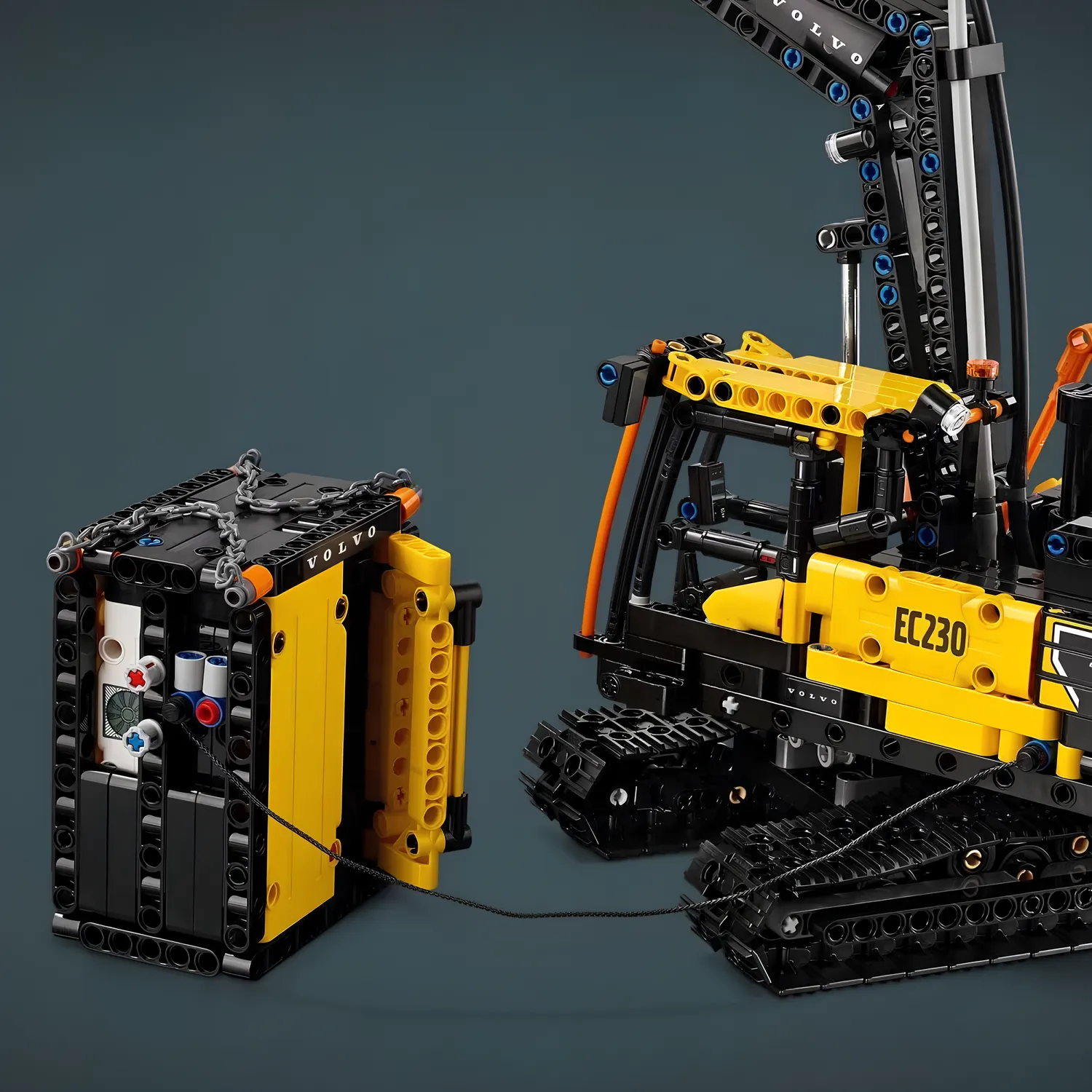 Конструктор LEGO Technic 42175 2274 дет. - фото 9