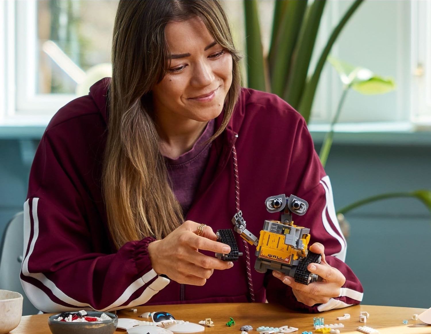 Конструктор LEGO Disney История роботов Уолли и Евы 811 дет. - фото 6