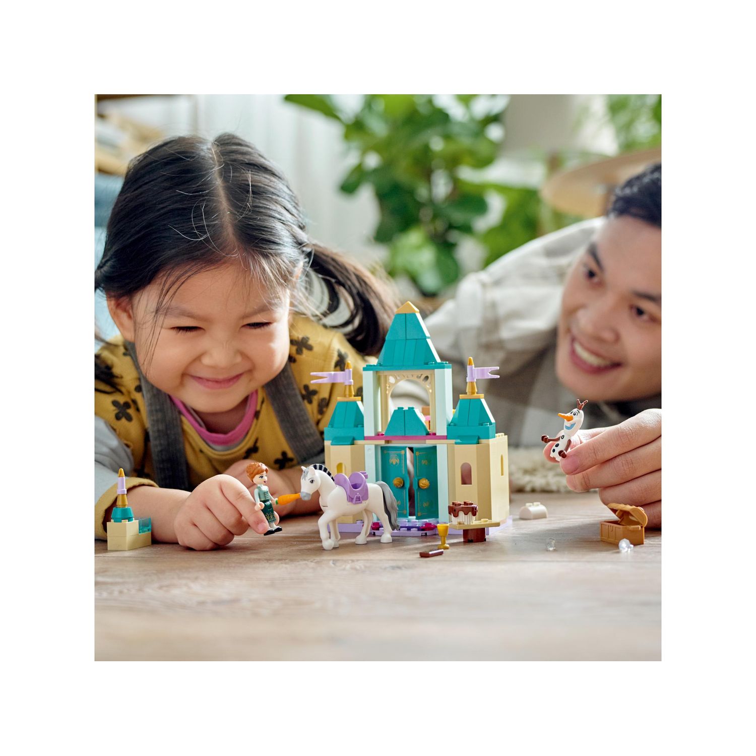 Конструктор LEGO Disney Princess Anna and Olaf Castle Fun 108 дет. - фото 8