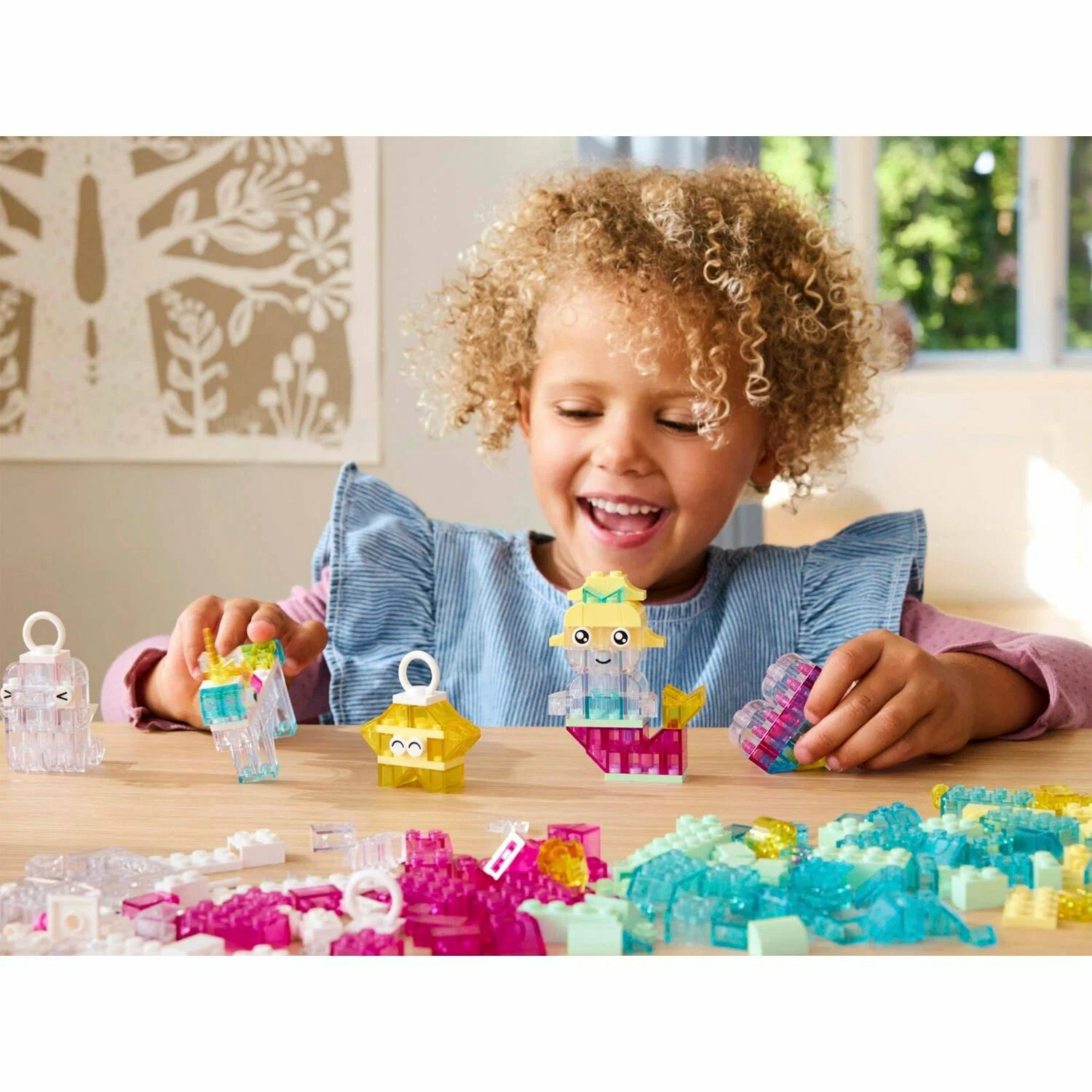 Конструктор LEGO Classic Волшебство прозрачных деталей 340 дет. - фото 11