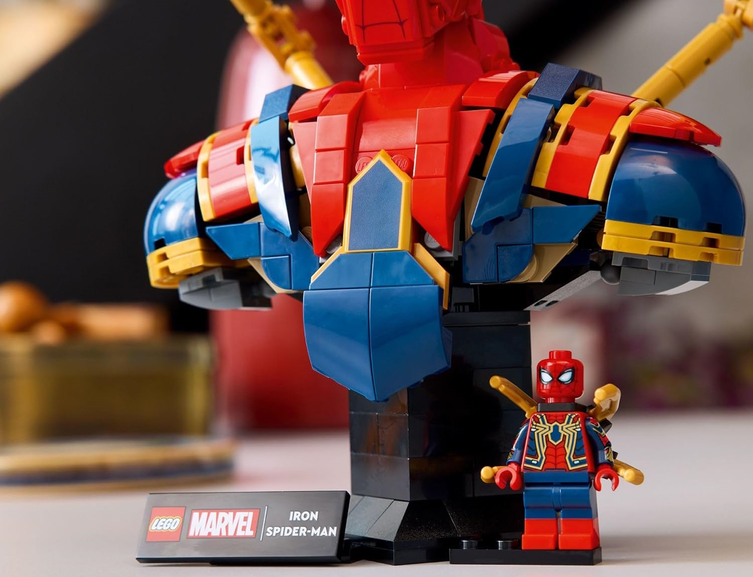 Конструктор LEGO Marvel Super Heroes Бюст Железного Человека-паука 379 дет. - фото 5
