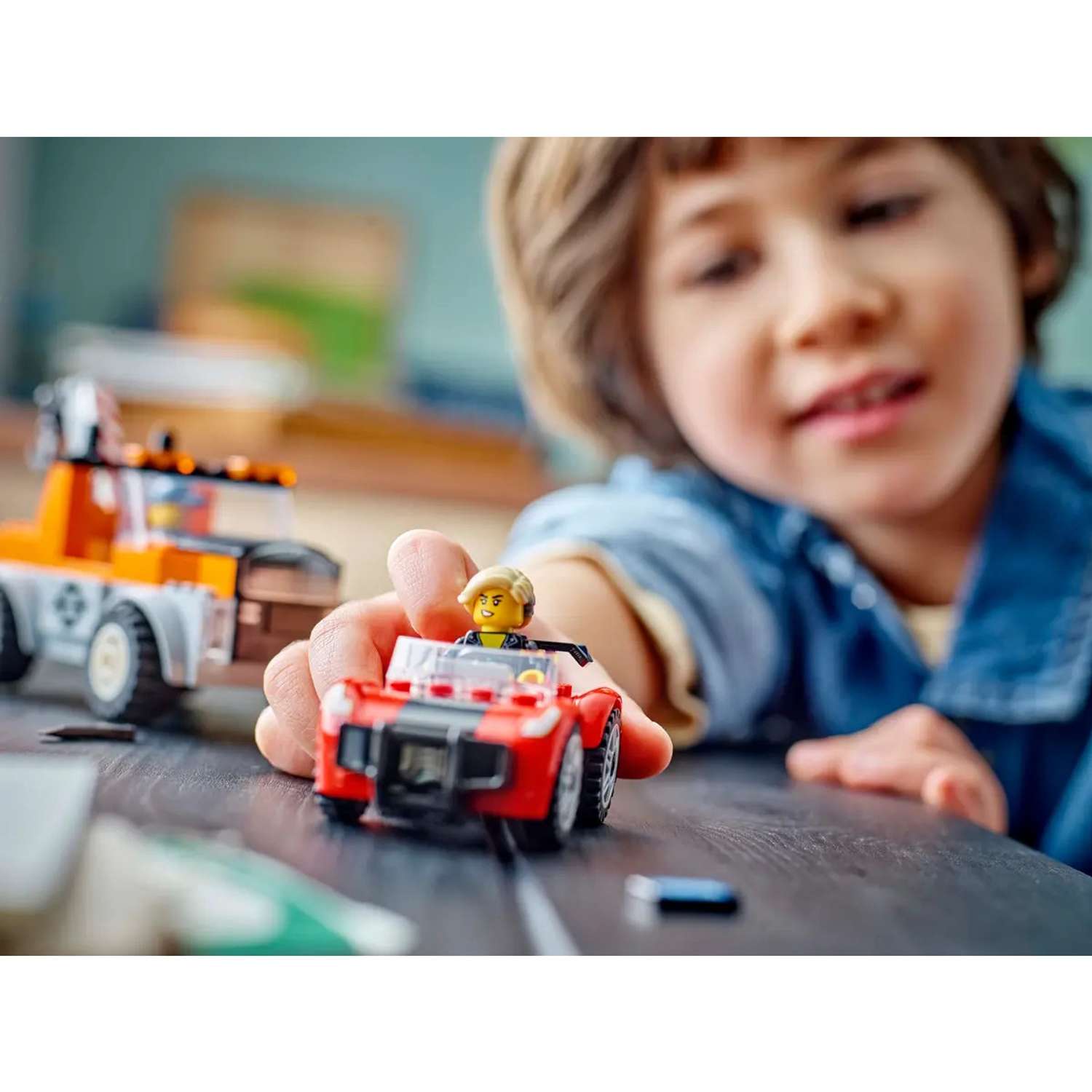 Конструктор LEGO City TowTruck and Sports Car Repair 101 дет. - фото 10