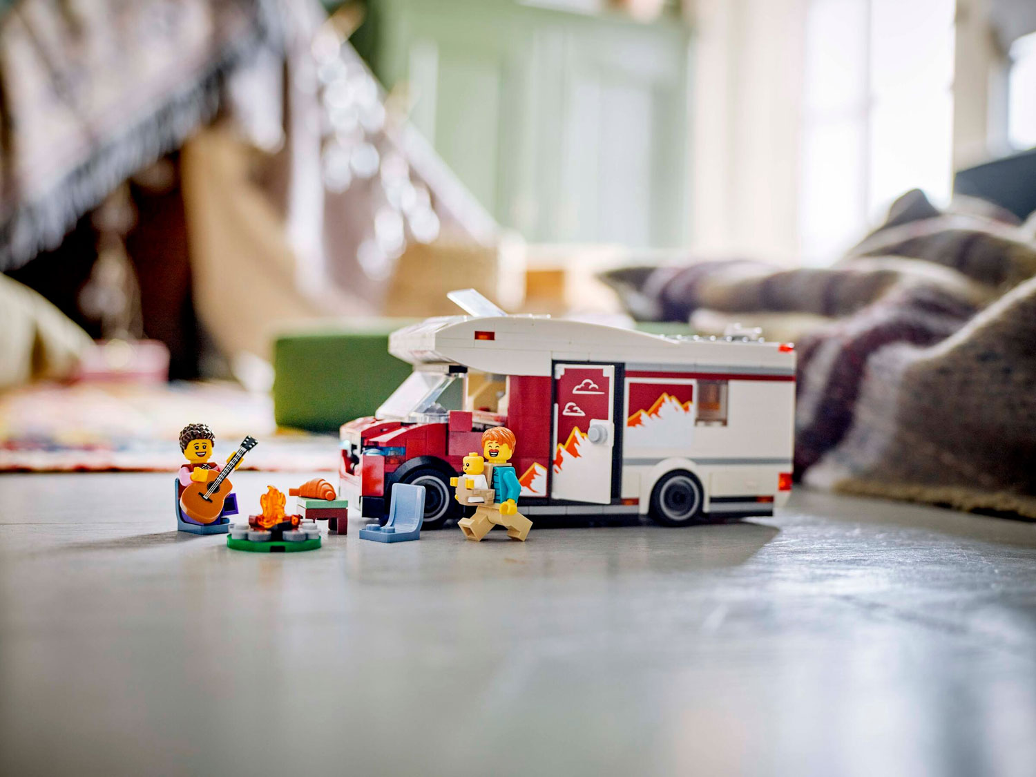 Конструктор LEGO City Семейные приключения 60454 385 дет. - фото 9