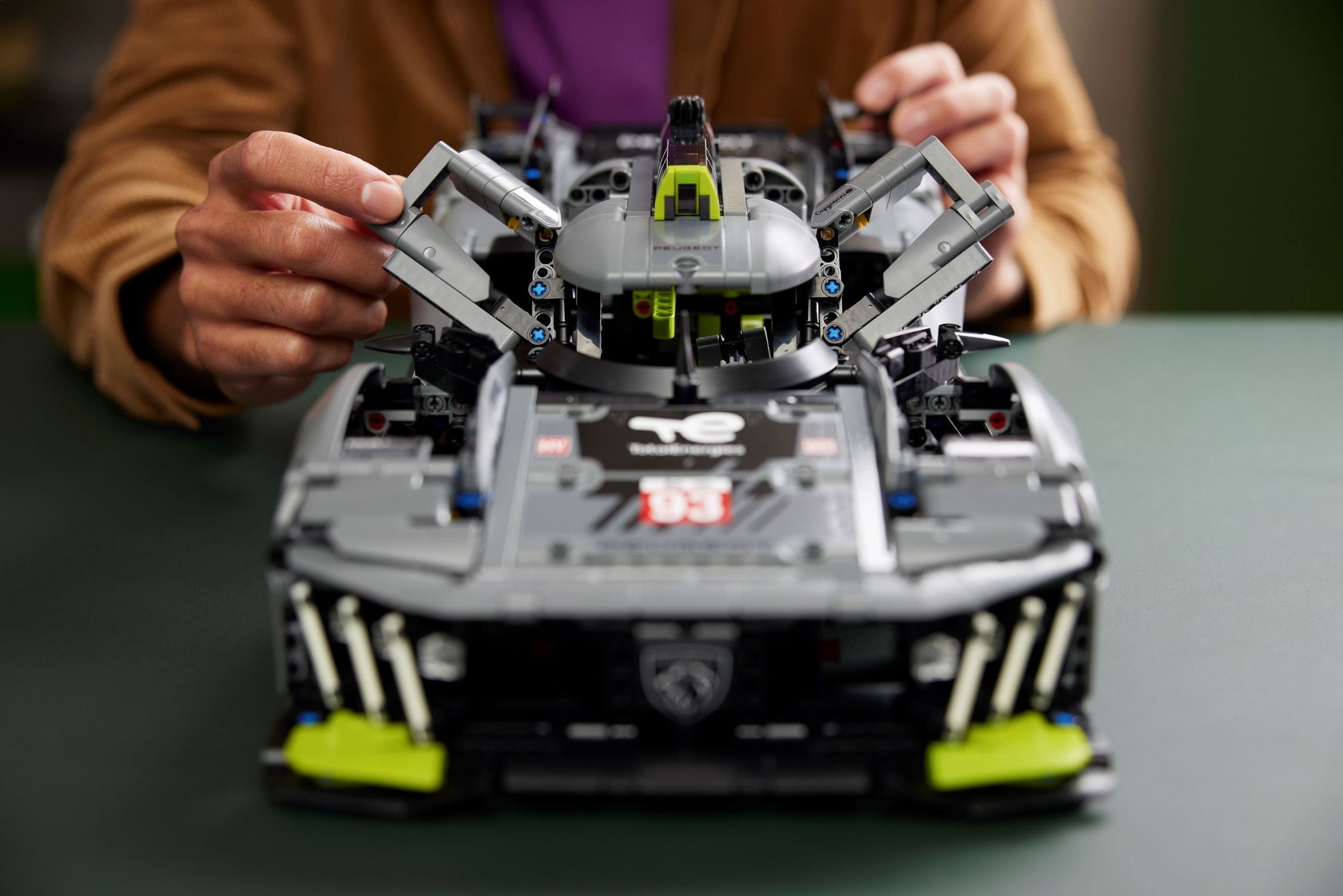 Конструктор LEGO Technic 42156 1775 дет. - фото 5
