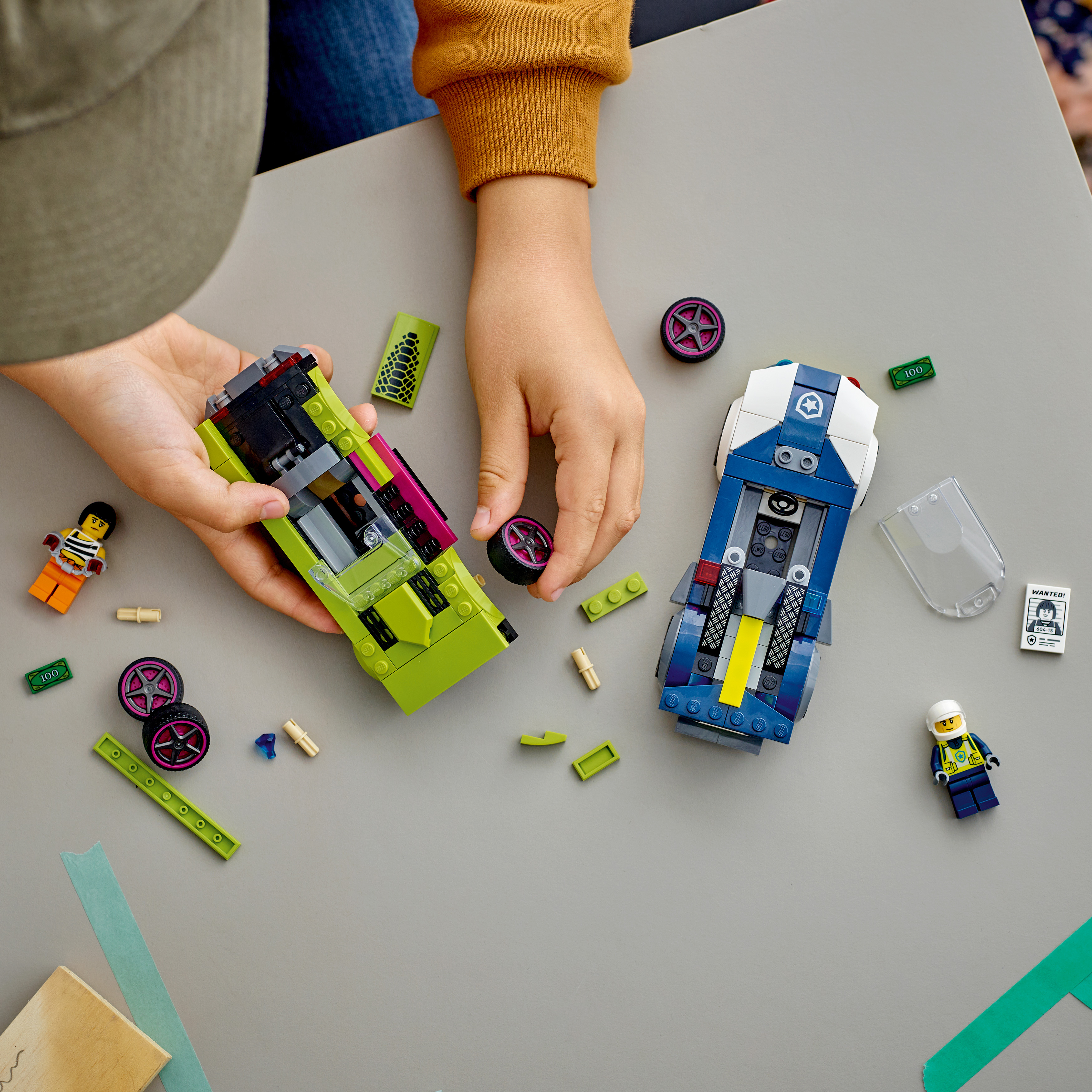 Конструктор LEGO City PoliceCar and MuscleCar Chase блочный - фото 10