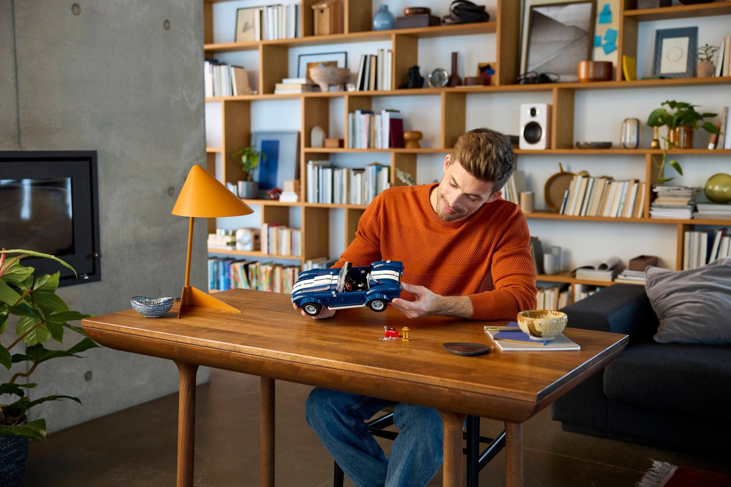 Конструктор LEGO Icons 10357 1241 дет. - фото 6