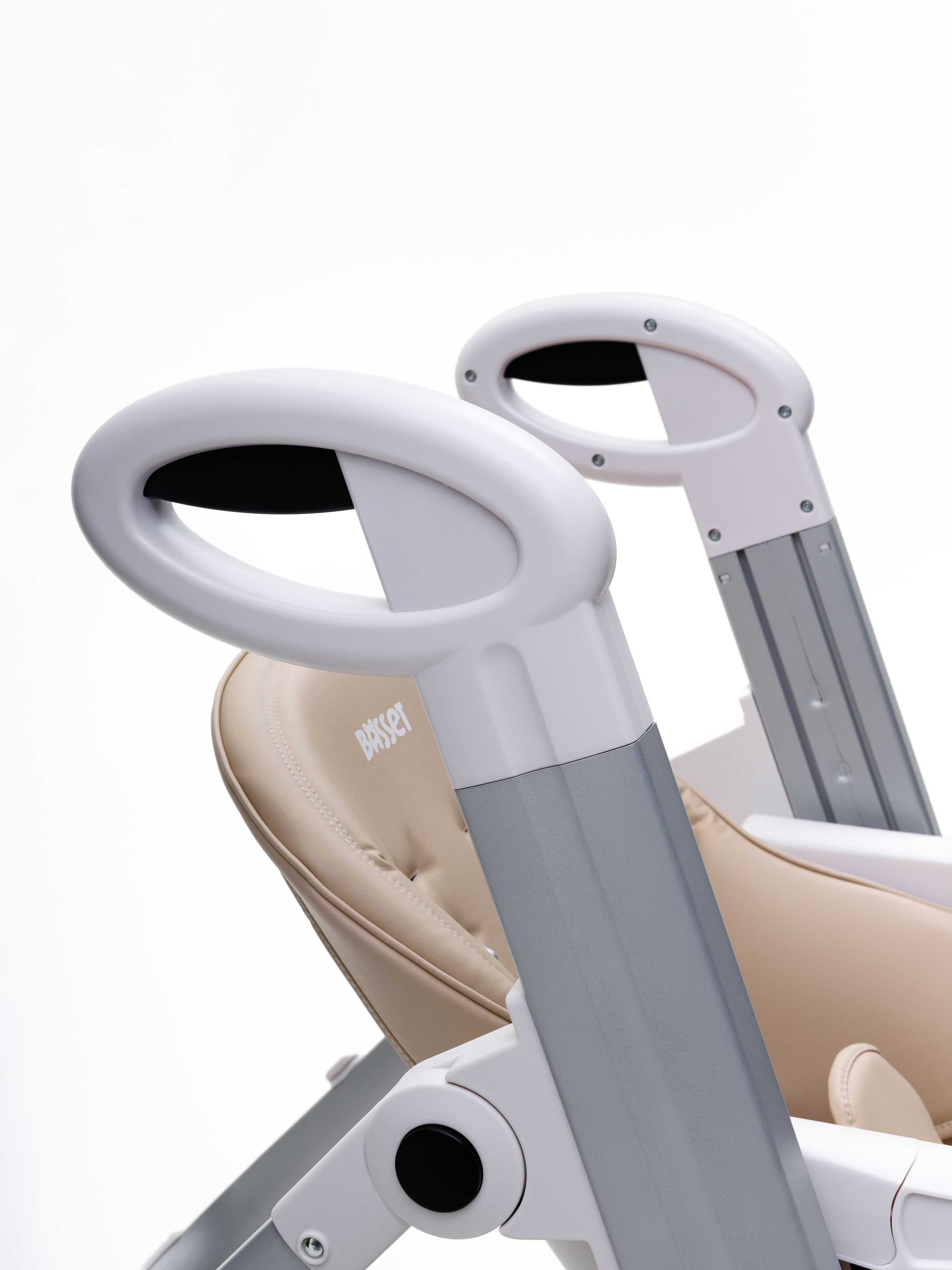 Стульчик для кормления BASSET B2 бежевый - фото 24