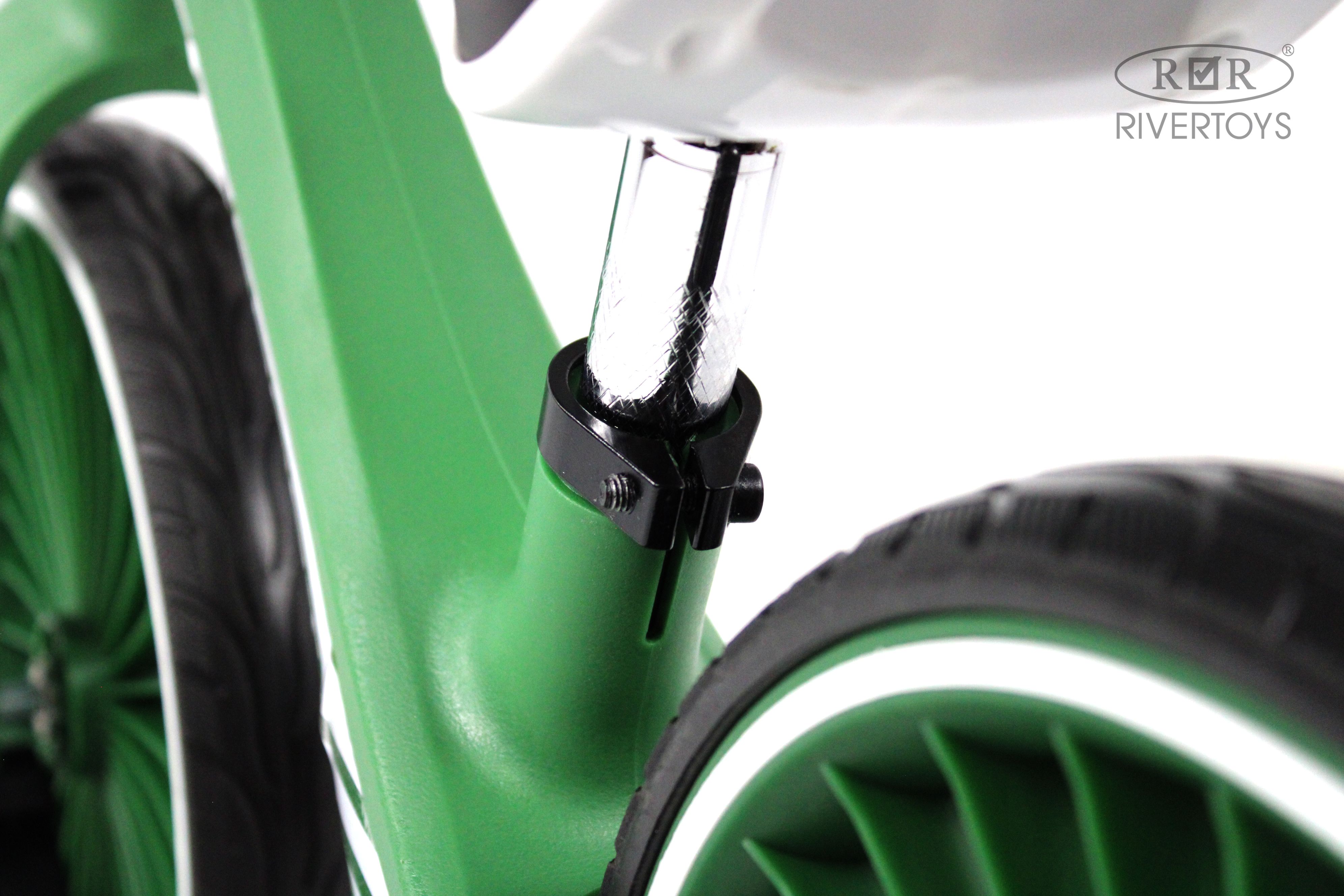 Двухколесный беговел RIVERTOYS 14 дюймов - фото 5