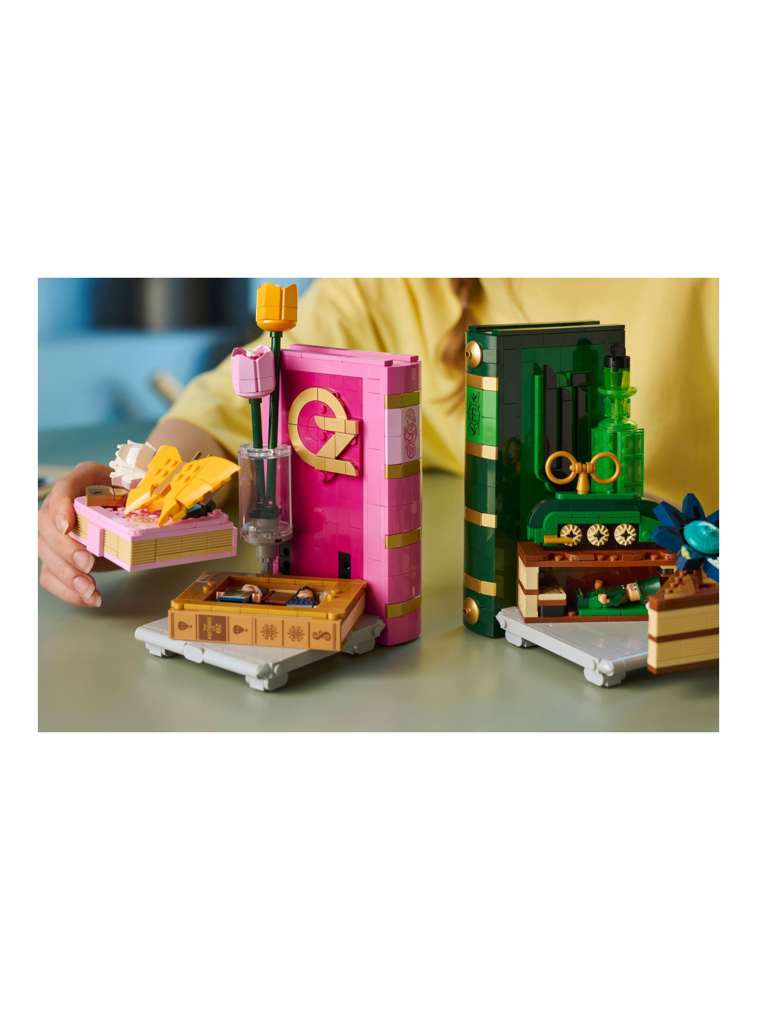 Конструктор LEGO Подставки для книг 1327 дет. - фото 5