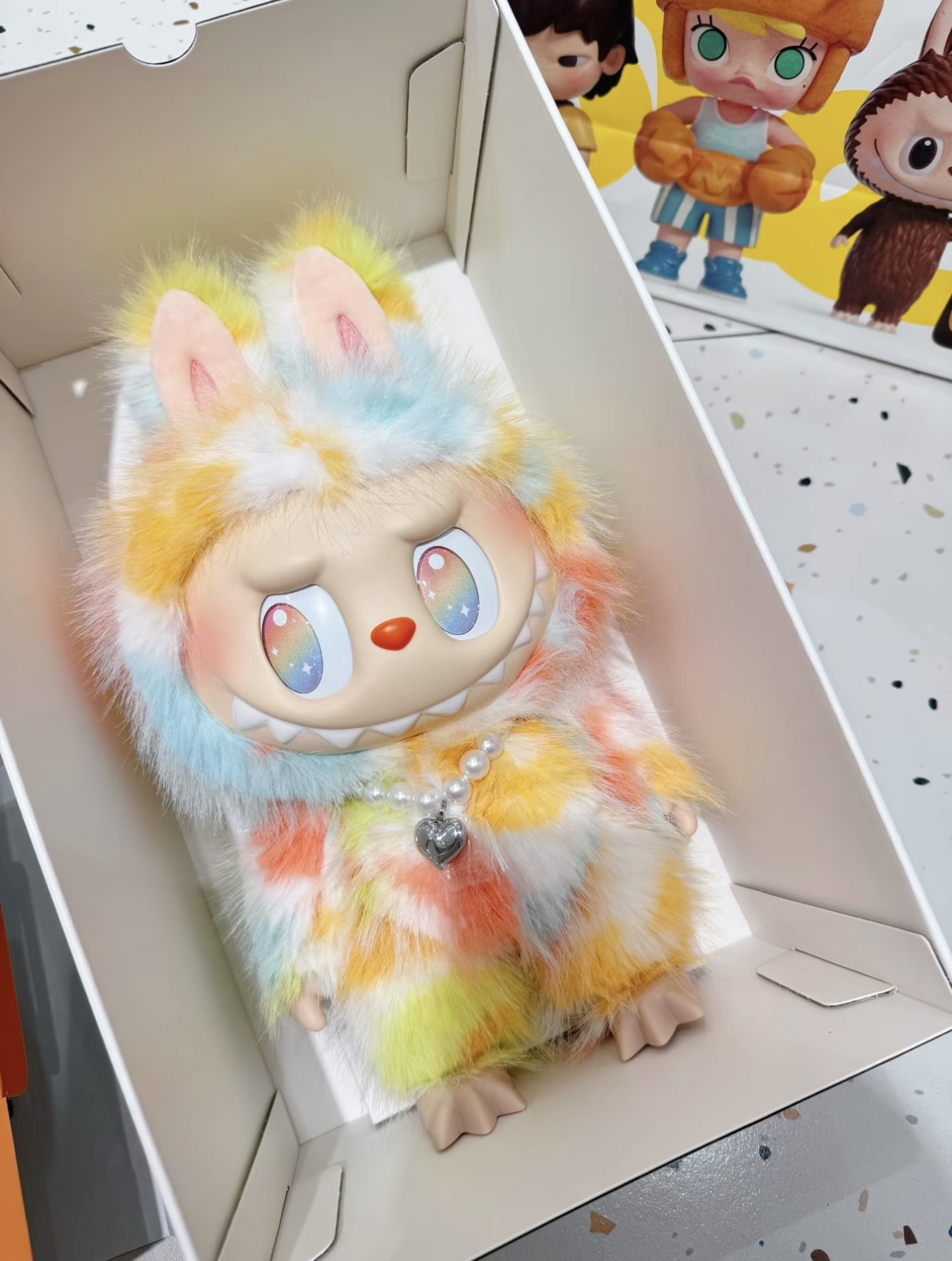 Мягкая игрушка POP MART Labubu 37 см - фото 3