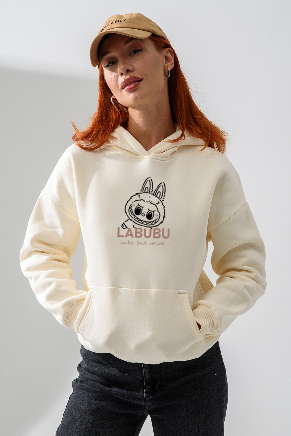 Худи Натали Суслова 8565 бежевый+лабубу - фото 1