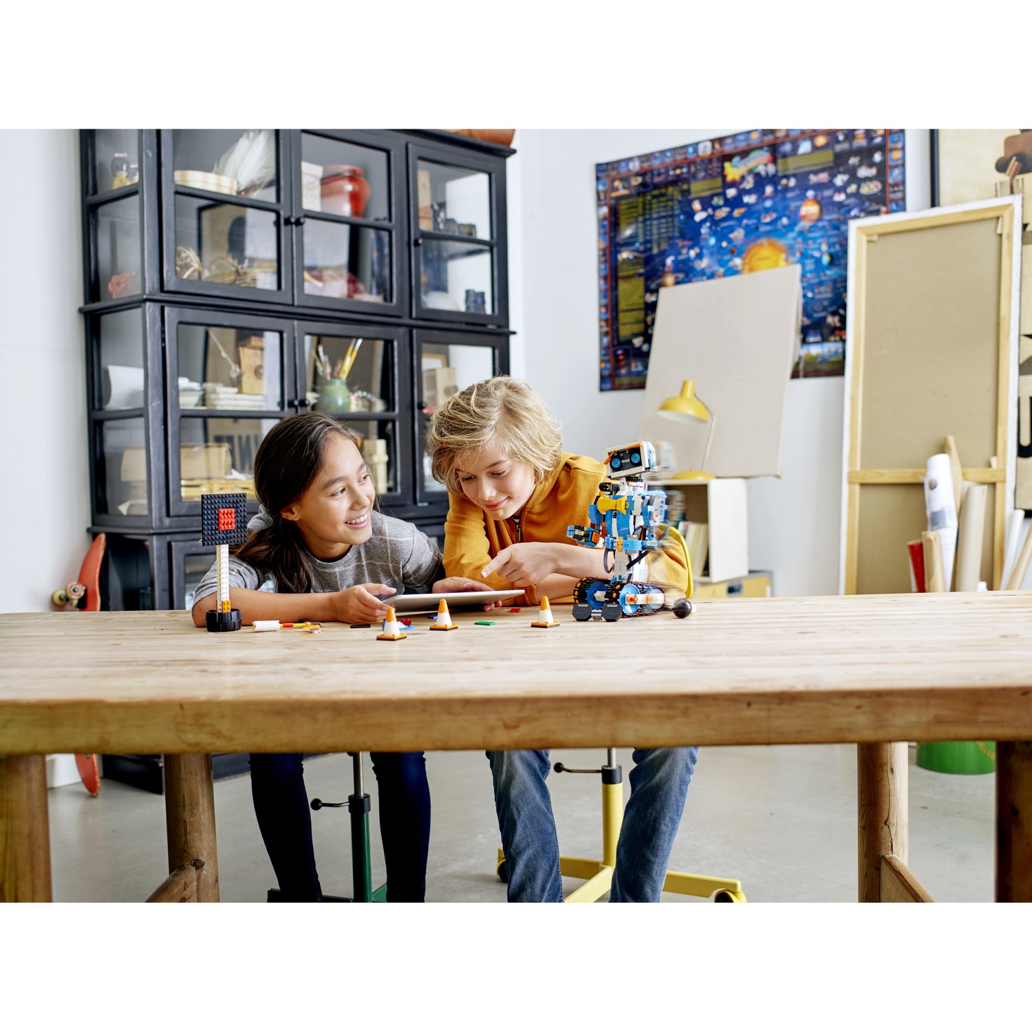 Конструктор LEGO BOOST Creative Toolbox 847 дет. - фото 12