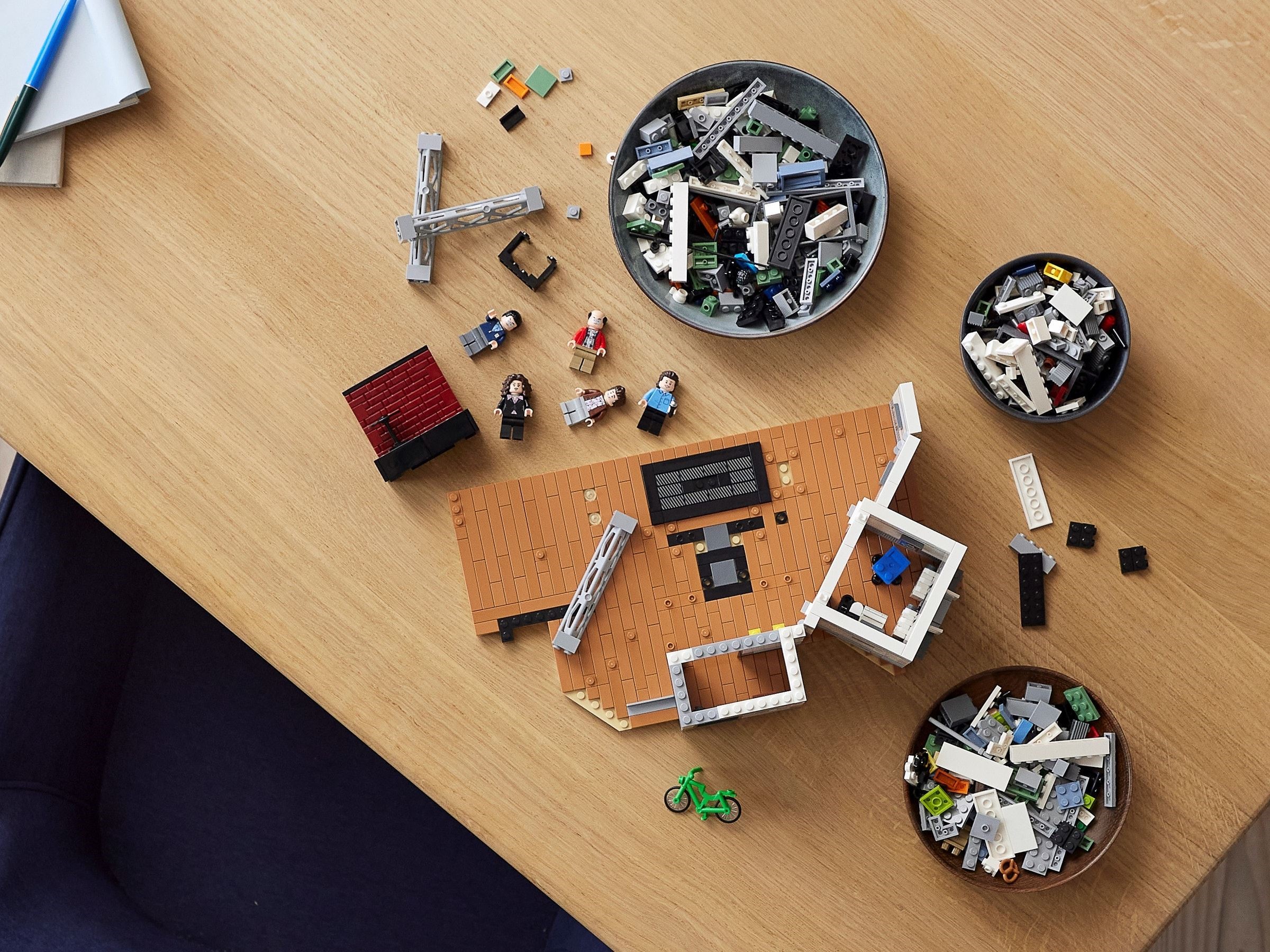 Конструктор LEGO Ideas 21328 1606 дет. - фото 16