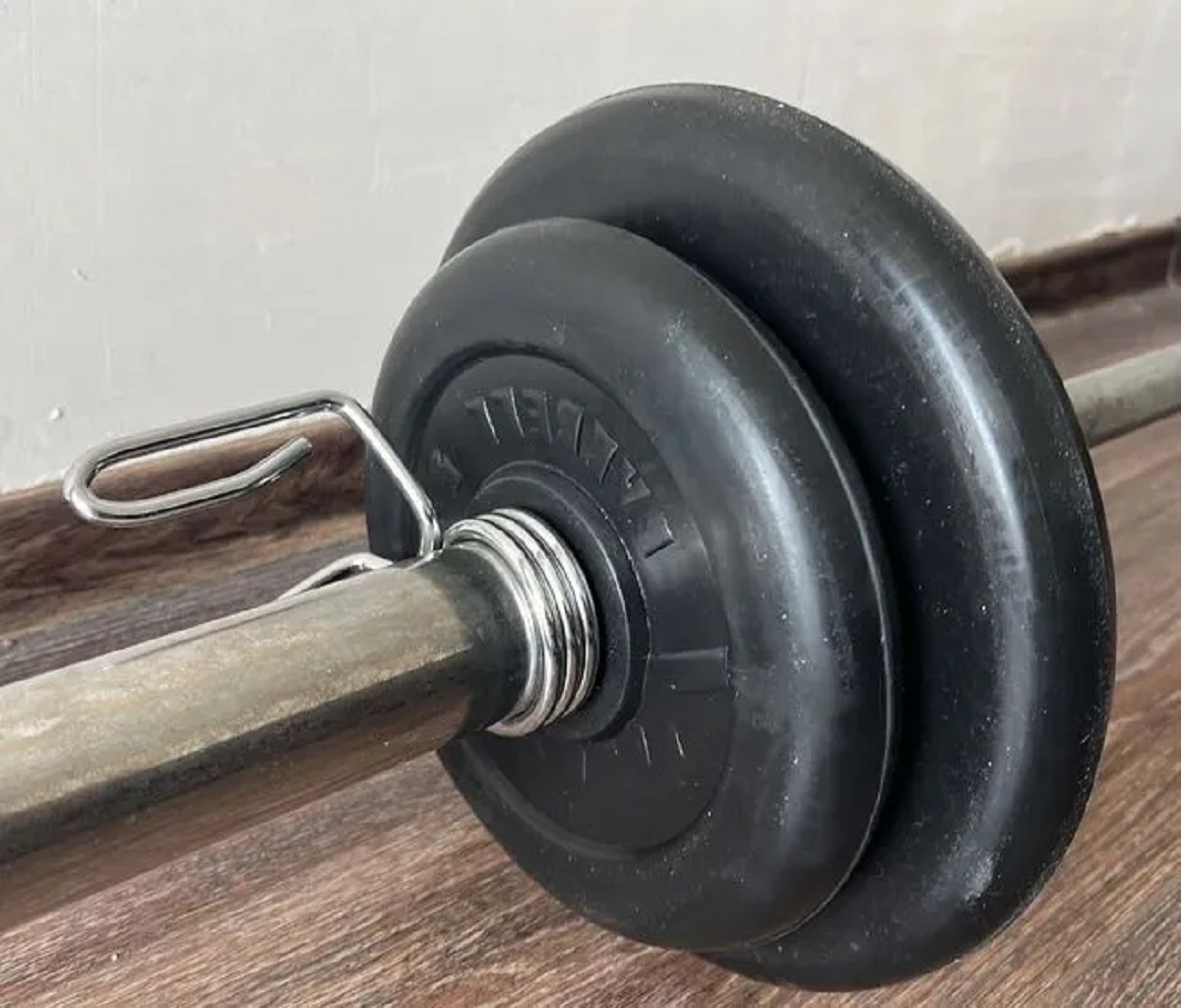 Диск обрезиненный, блин для штанги KMS sport Титан d 31 мм чёрный 1,25 кг - фото 4