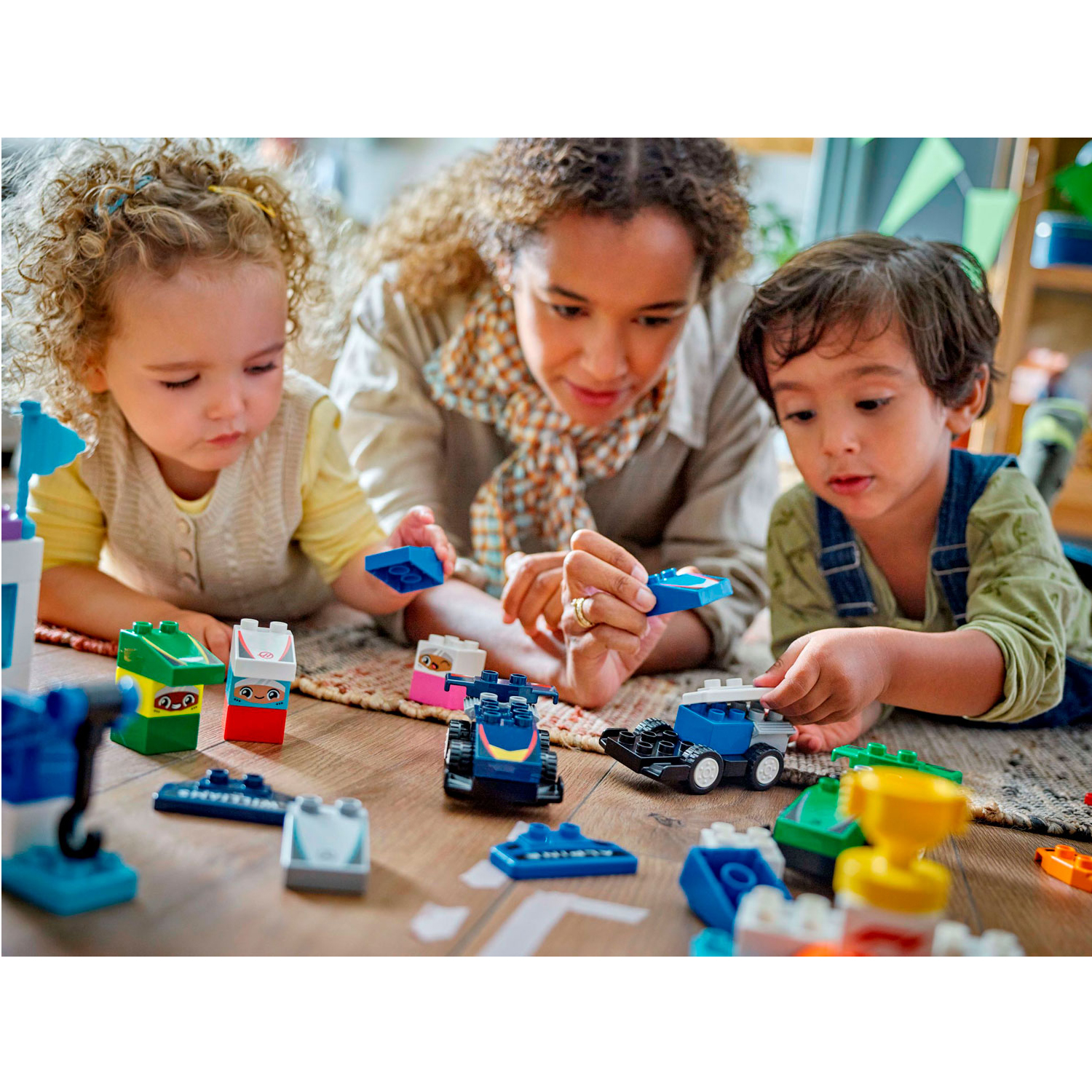 Конструктор LEGO DUPLO Гоночные автомобили и водители блочный - фото 5