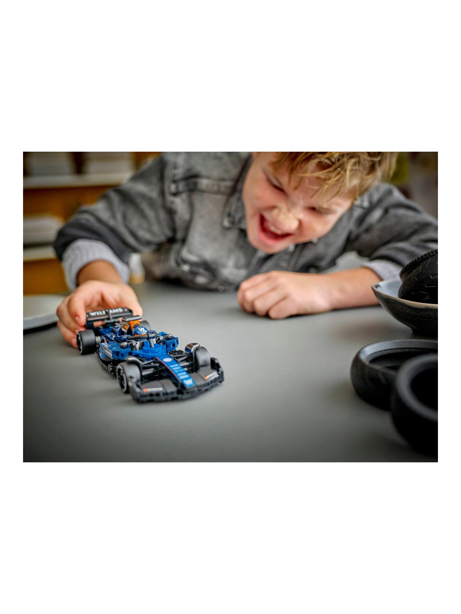 Конструктор LEGO Speed Champions Williams Racing FW46 263 дет. - фото 11