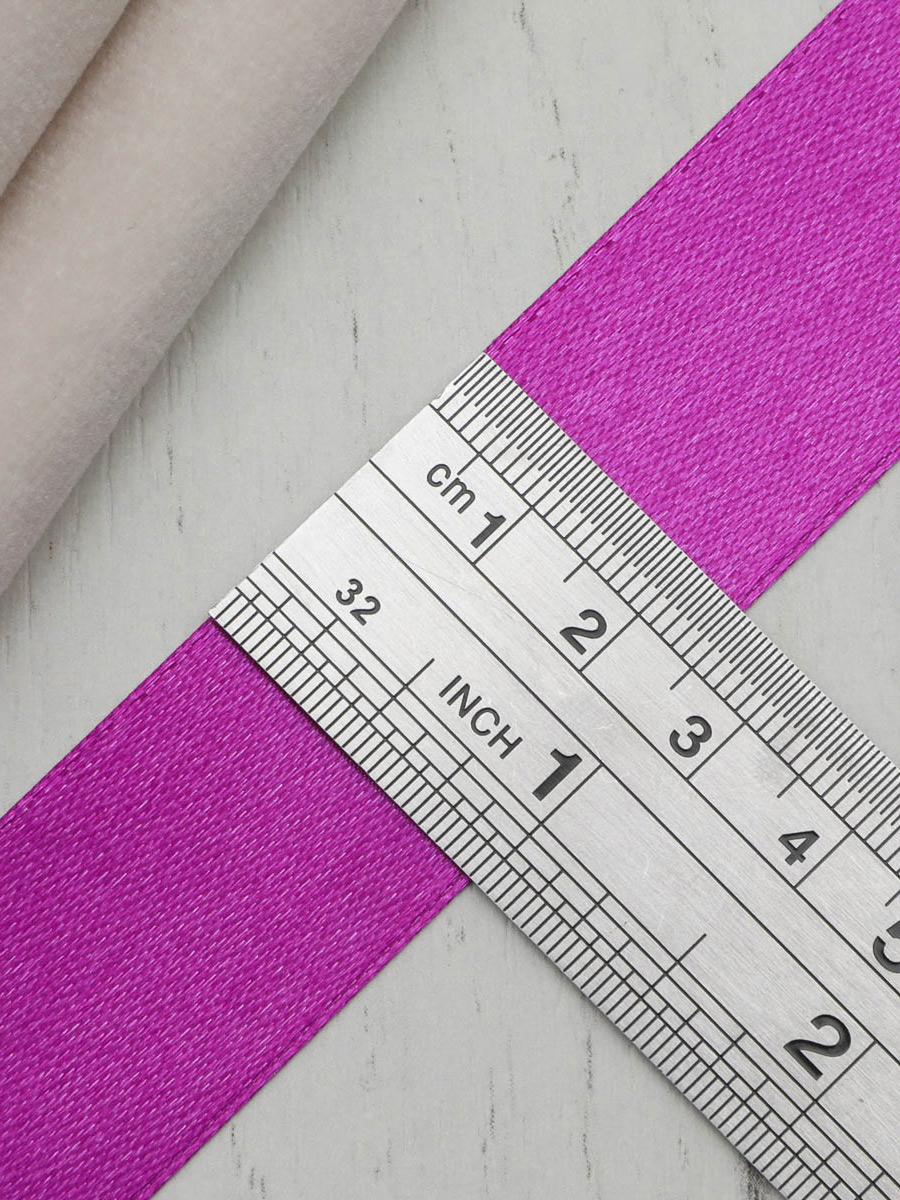 Лента Айрис атласная упаковочная флористическая 2.5 см 22.86 м 168 темно - сиреневый - фото 4