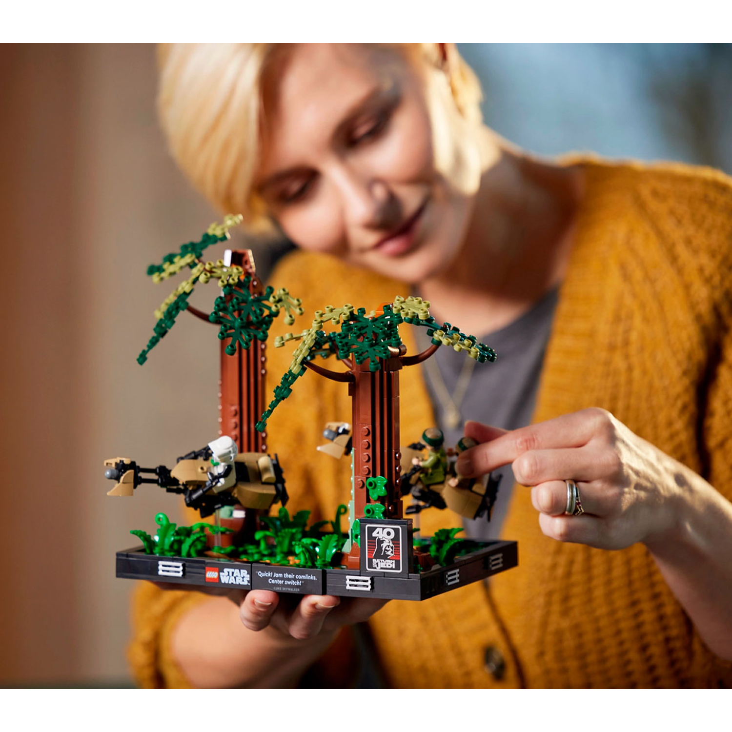 Конструктор LEGO Star Wars Диорама Погоня на Эндоре - фото 4