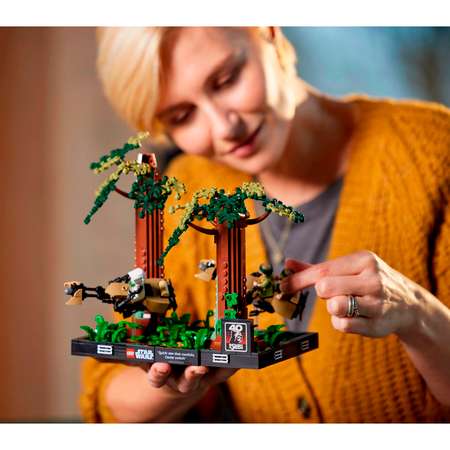 Конструктор LEGO Star Wars Диорама Погоня на Эндоре