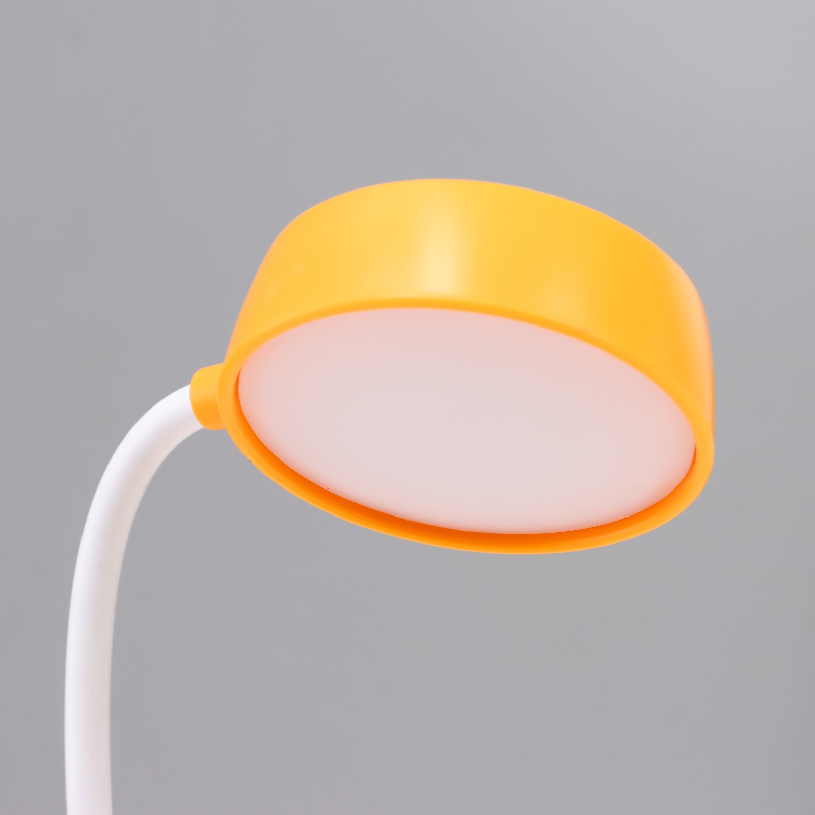 Светильник сенсорный с точилкой Sima-Land "Морковка" LED, от USB/АКБ 6 Вт оранжевый-желтый 8х6х25 - фото 7