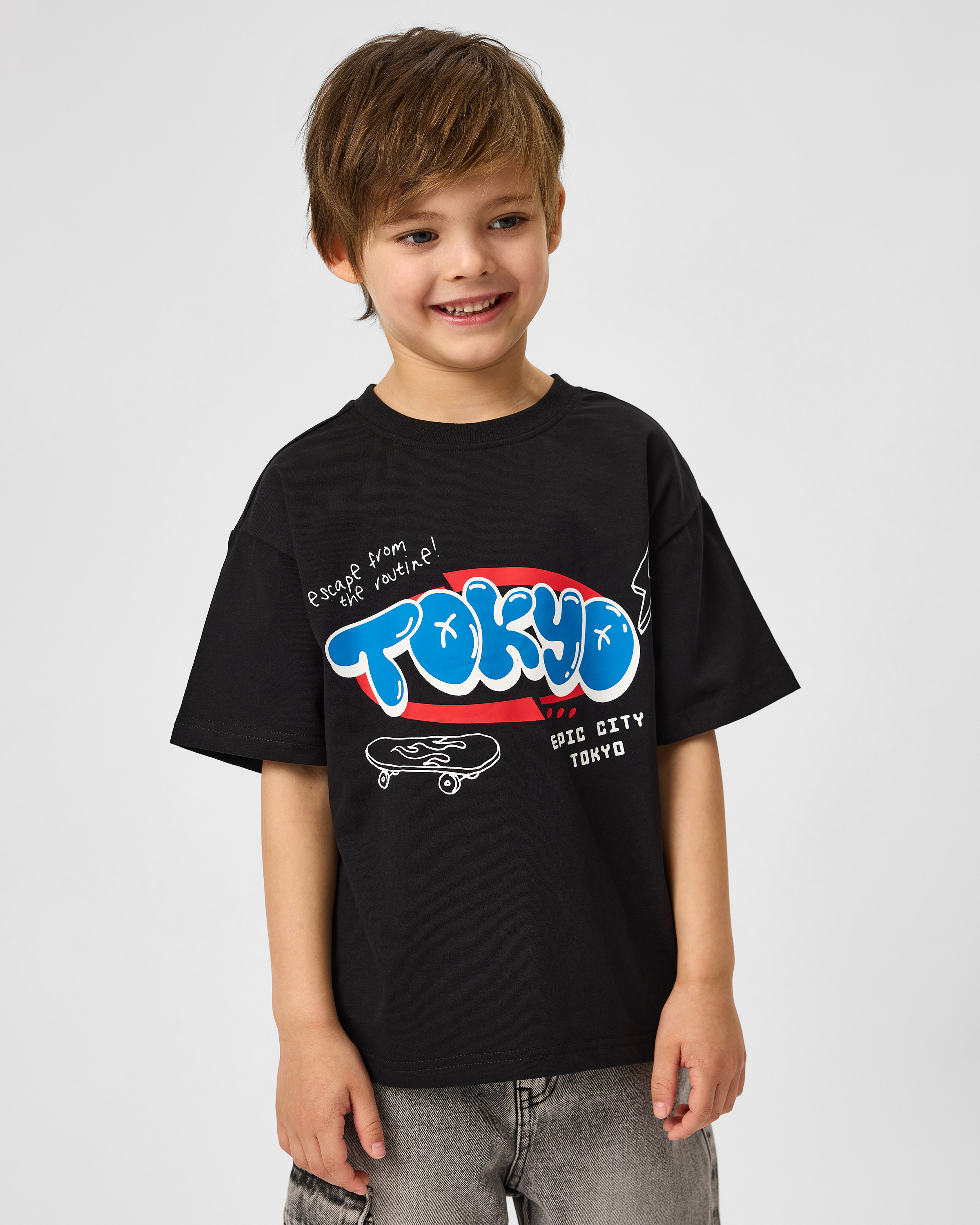 Изображение товара Футболка для мальчика Futurino 92 с ярким цветным принтом черная