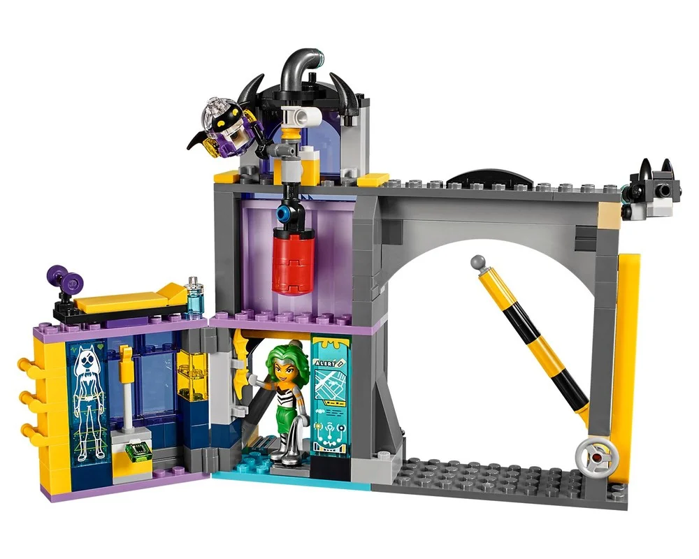 Конструктор LEGO DC Super Heroes Girls 41237 351 дет. - фото 5