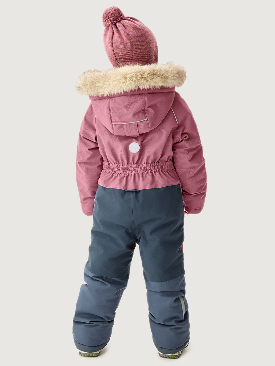 Комбинезон NIKASTYLE 8з0826 ягодный мусс/серый - фото 4