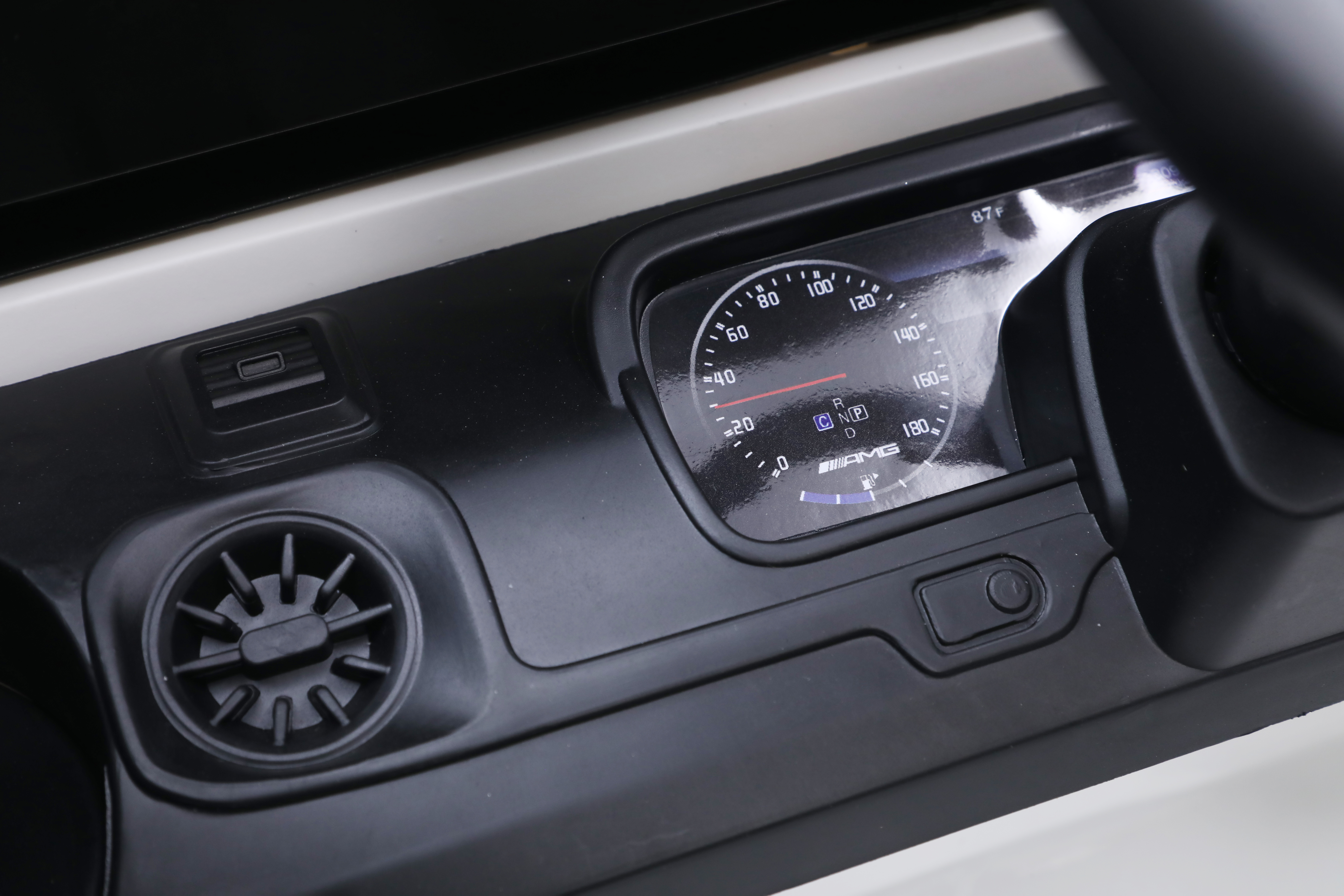 Электромобиль TOYLAND Mercedes Benz G63 AMG ПОЛНЫЙ ПРИВОД С пультом ДУ - фото 11