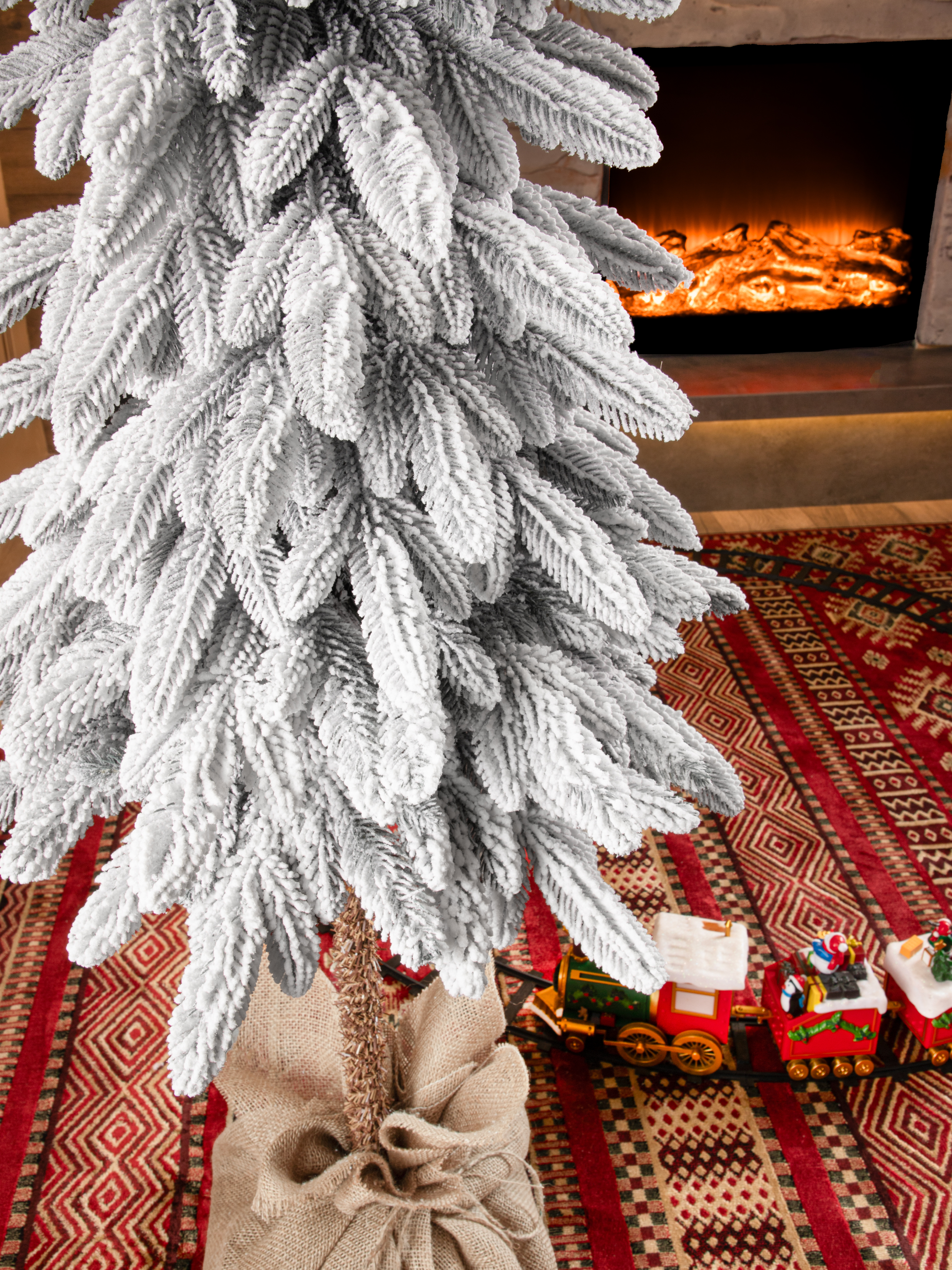 Ель Малая медведица Поезд Ёлок литая заснеженная на пеньке 160 см. - фото 3