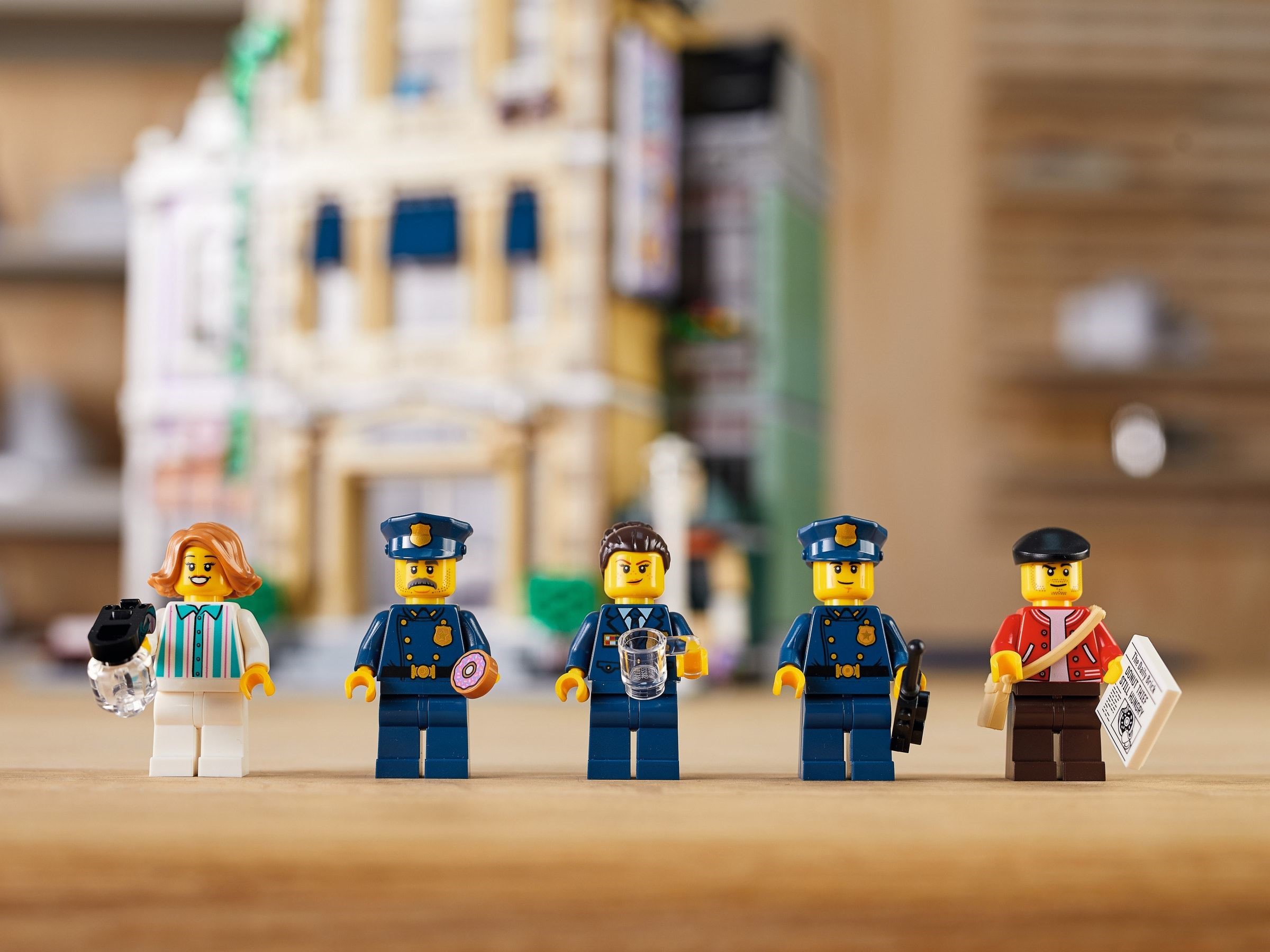 Конструктор LEGO Icons 10278 2923 дет. - фото 19