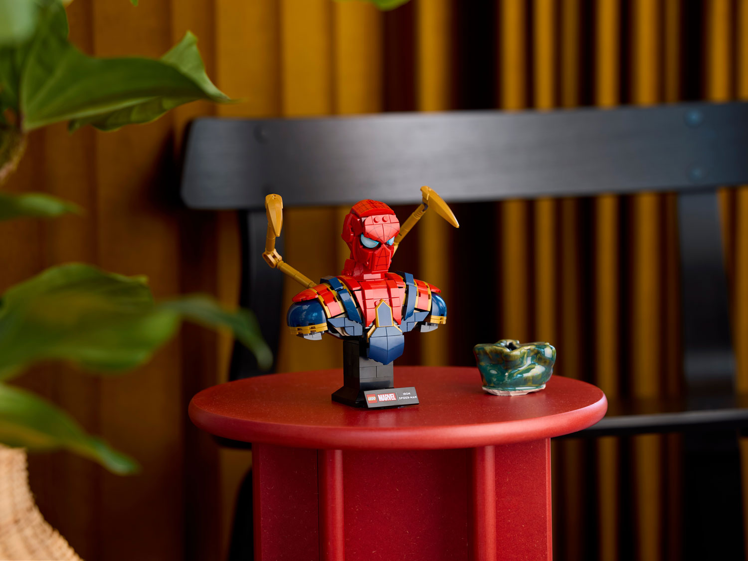 Конструктор LEGO Marvel Super Heroes Бюст Железного Человека 379 дет. - фото 9