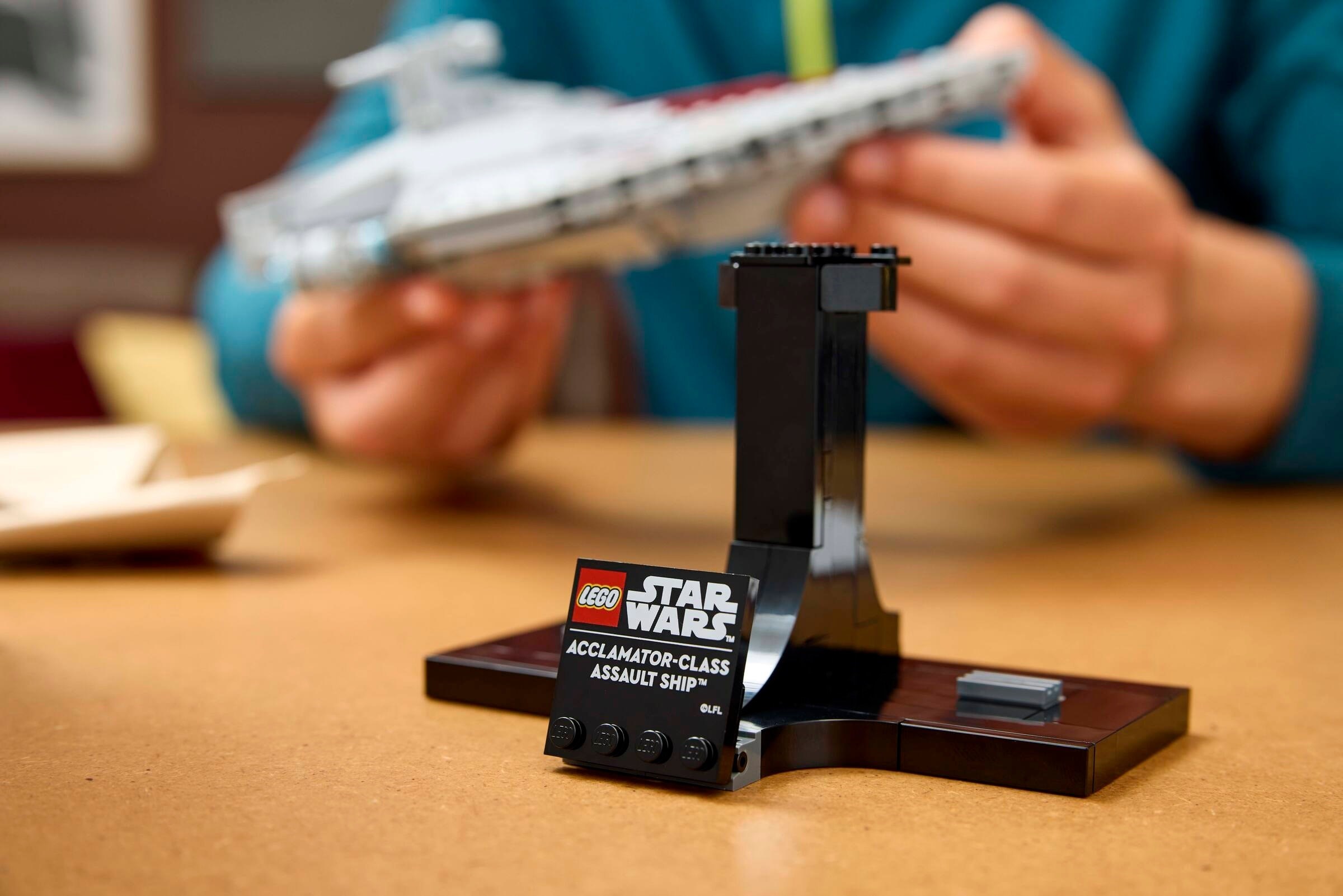 Конструктор LEGO Star Wars Штурмовой корабль 75404 450 дет. - фото 6