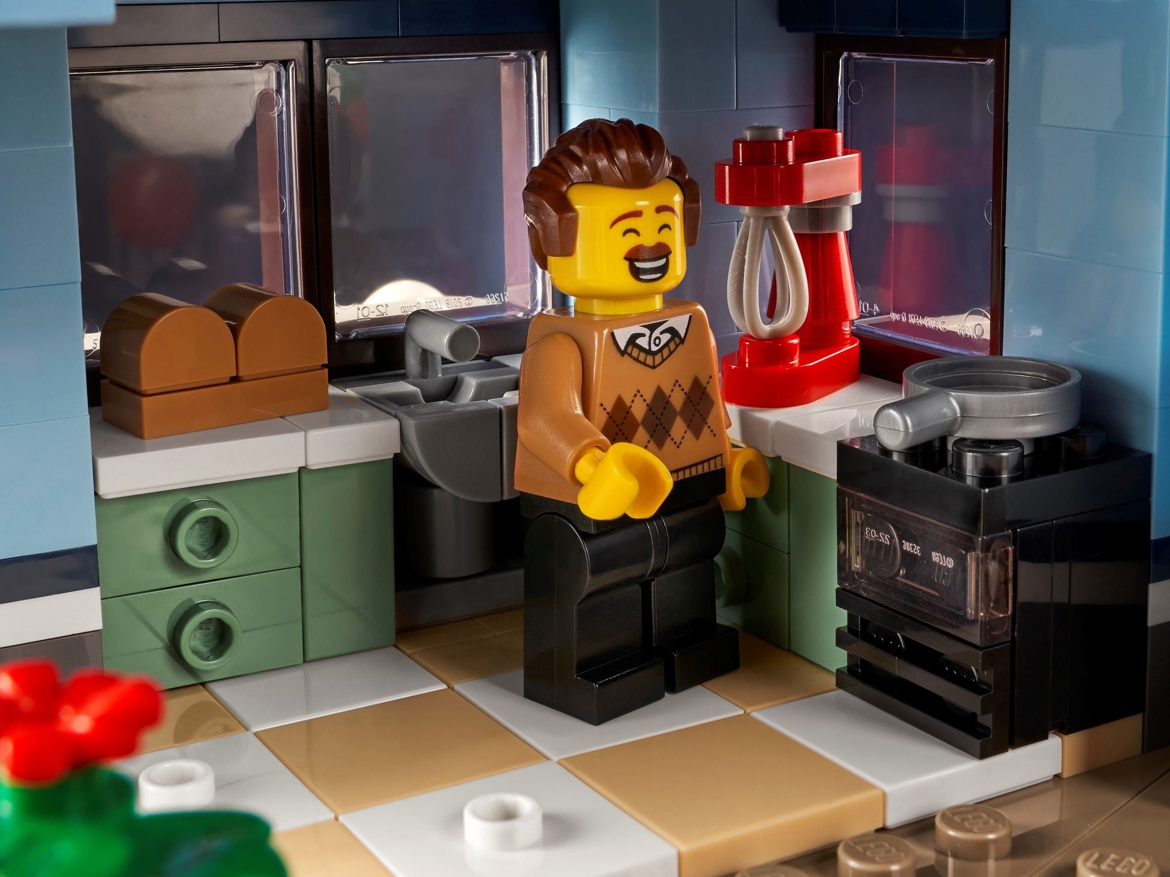 Конструктор LEGO Icons 10293 1445 дет. - фото 3