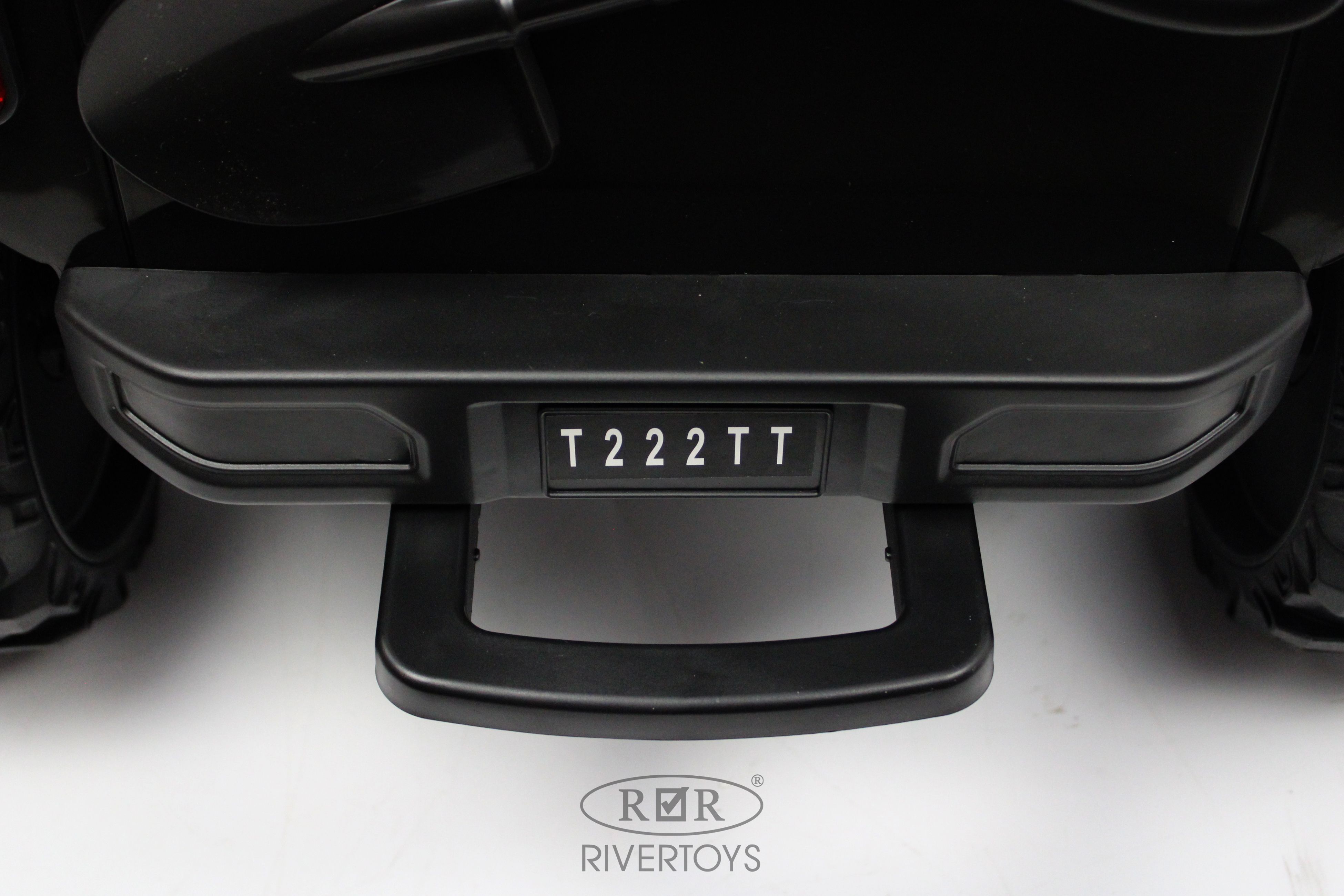 Электромобиль RIVERTOYS T222TT-4WD-BLACK С пультом ДУ - фото 8