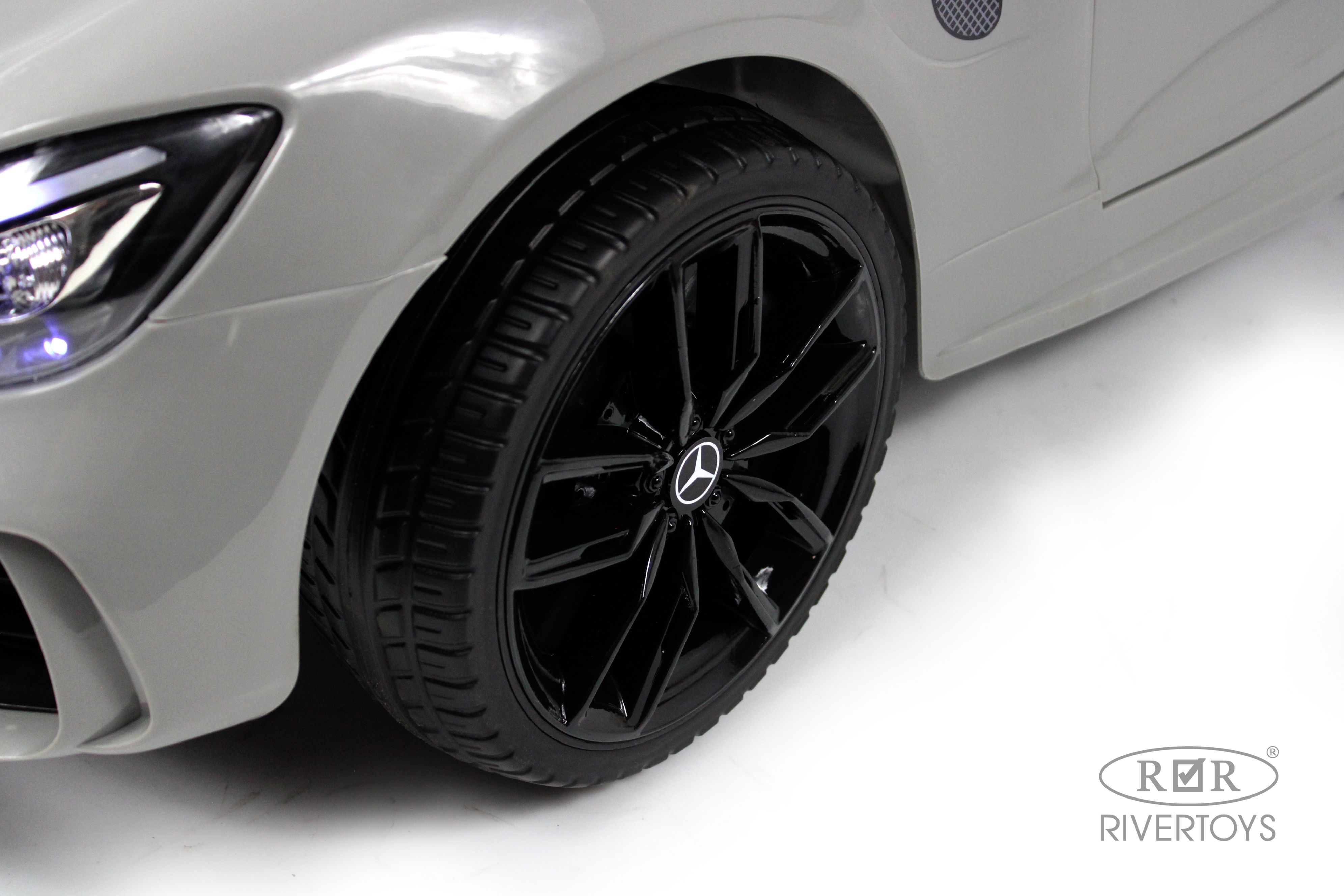 Электромобиль RIVERTOYS Mercedes X777XX-AMG-GREY С пультом ДУ - фото 13