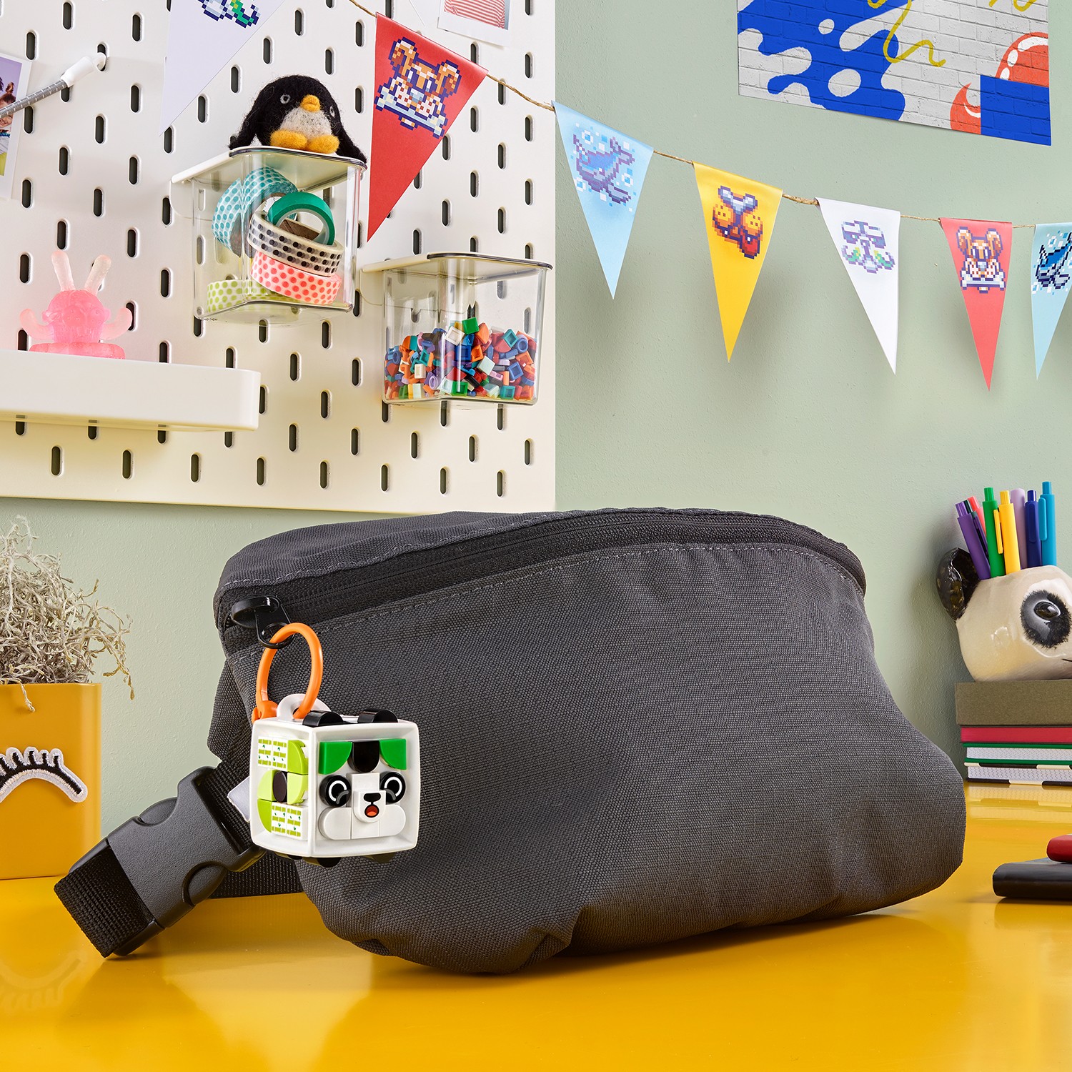 Конструктор LEGO DOTS Брелок Панда - фото 11